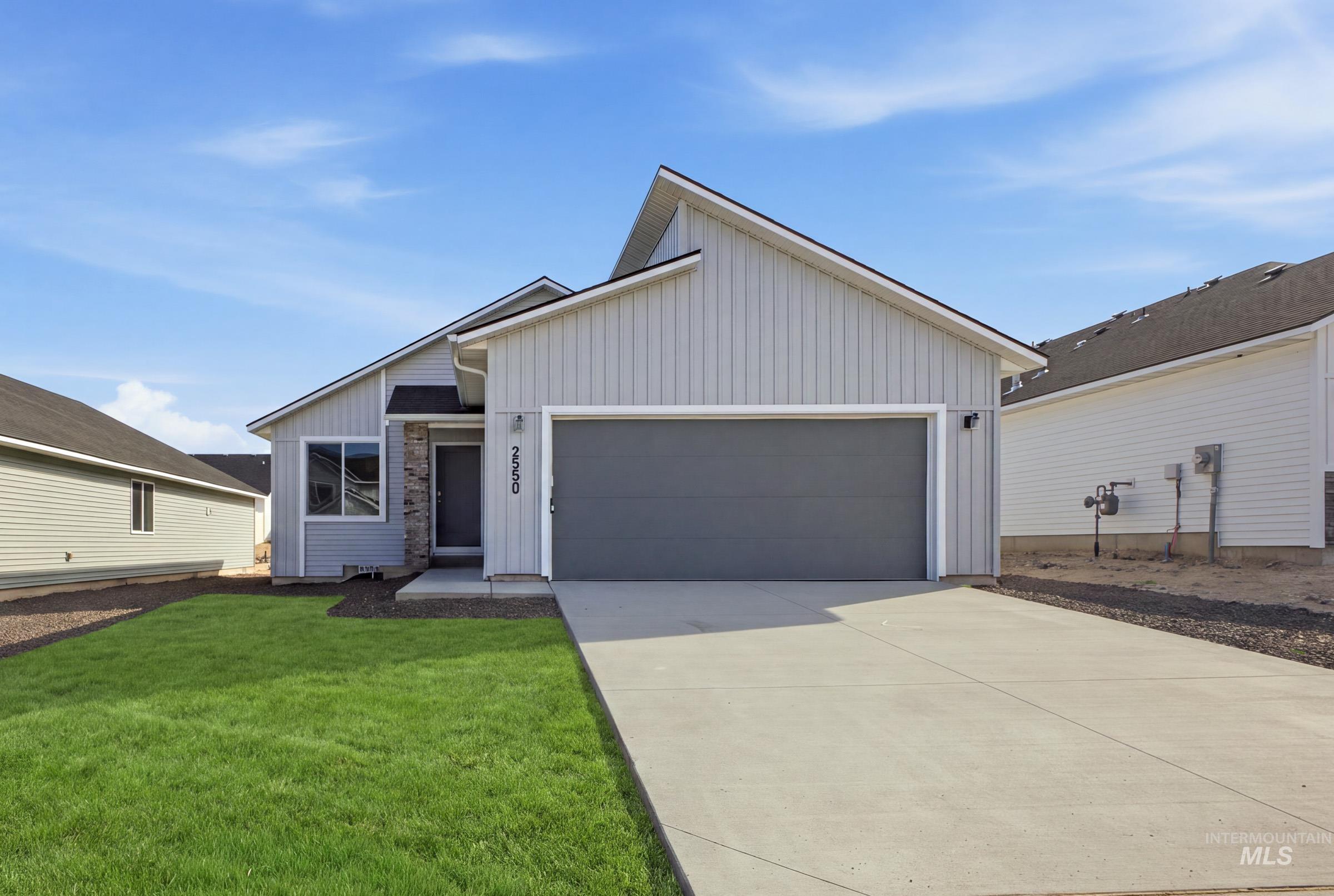 2550 W Tar Sands Dr Property Photo 1