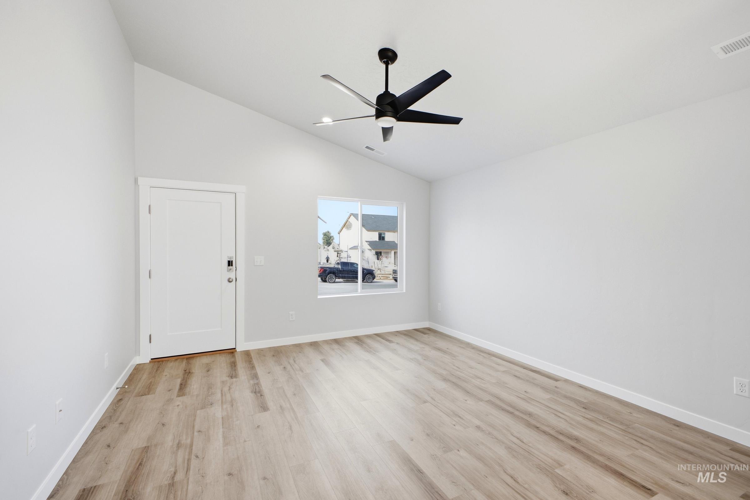 2550 W Tar Sands Dr Property Photo 2