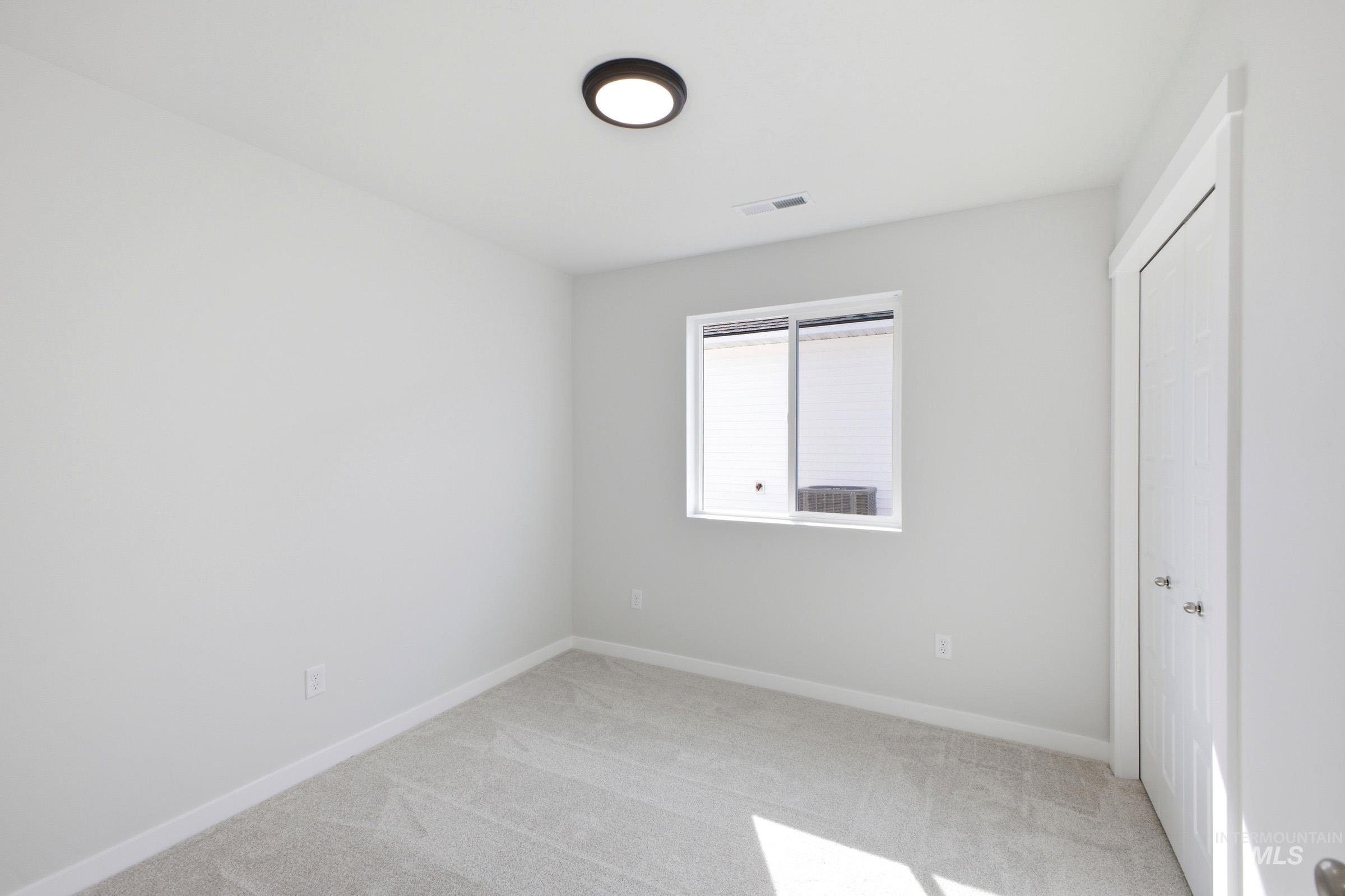 2550 W Tar Sands Dr Property Photo 12
