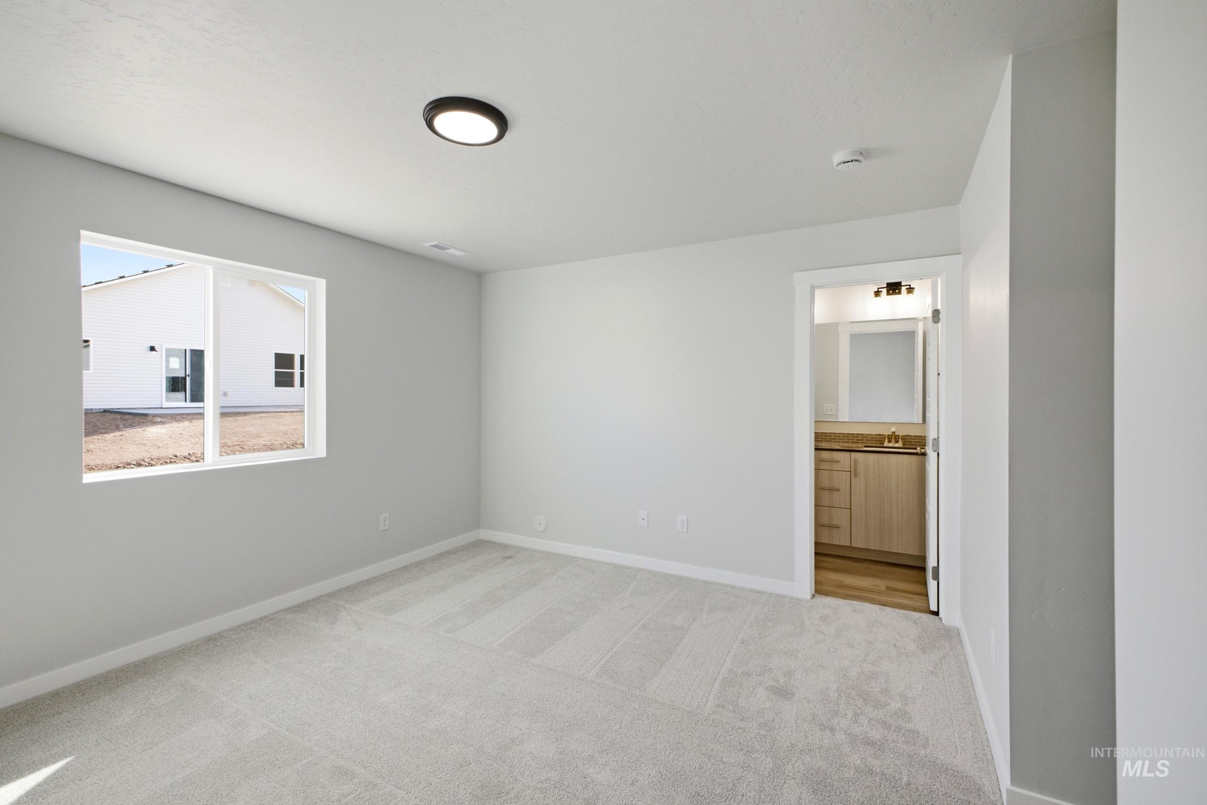 2550 W Tar Sands Dr Property Photo 13
