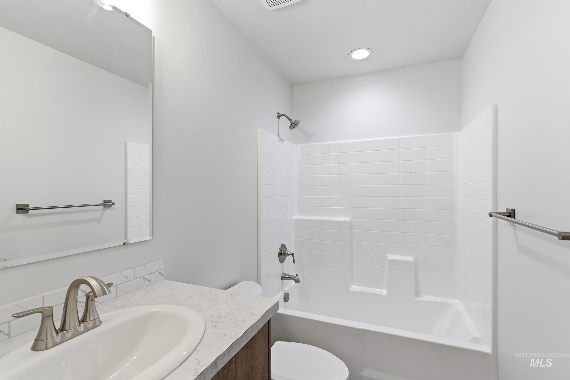 1314 N Coltsfoot Ave Property Photo 17
