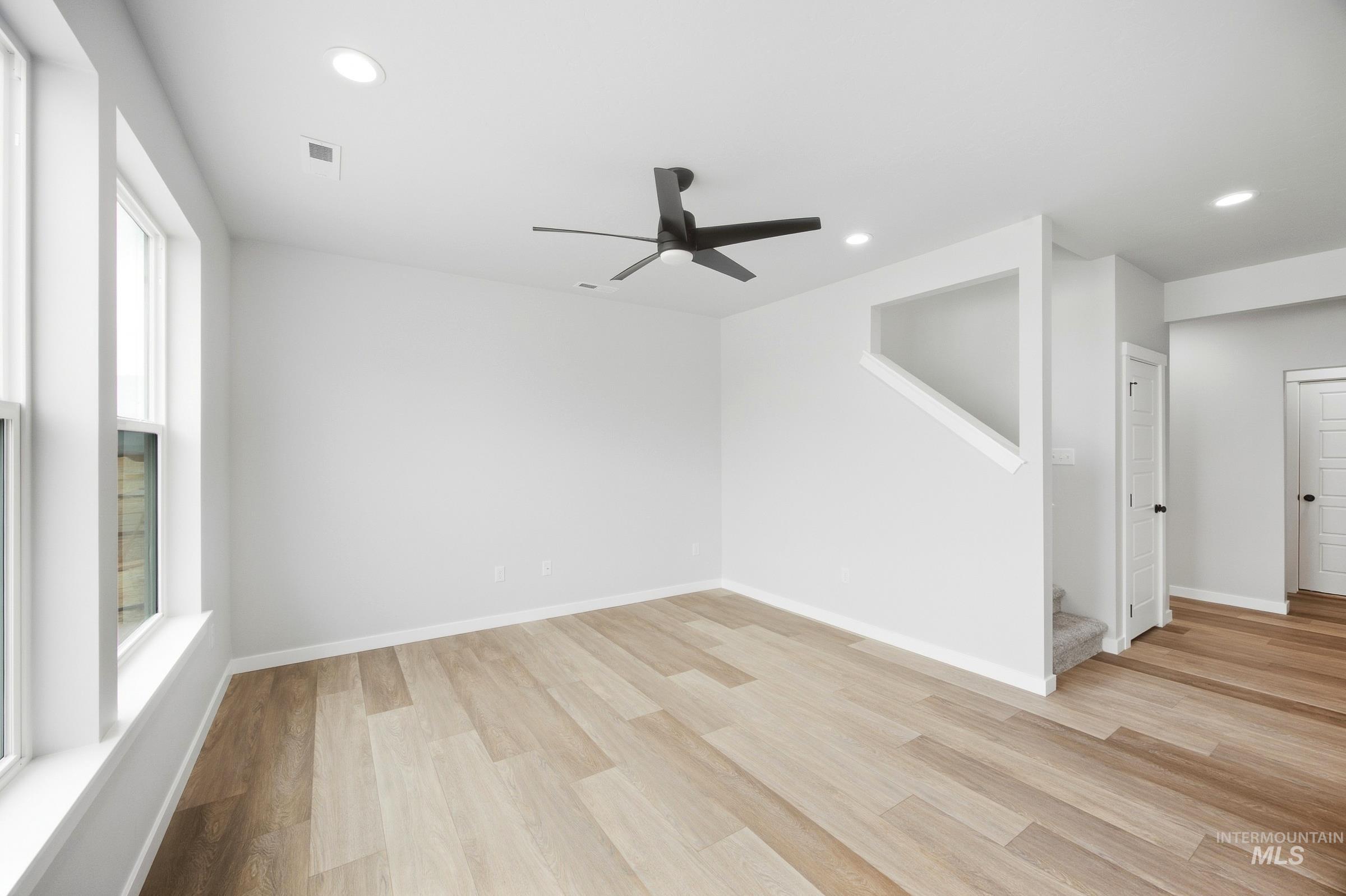 2051 S Summerson Way Property Photo 7