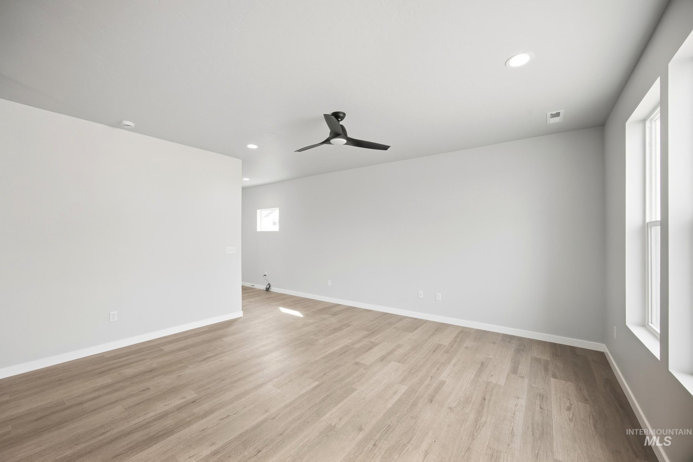 2063 S Summerson Way Property Photo 7
