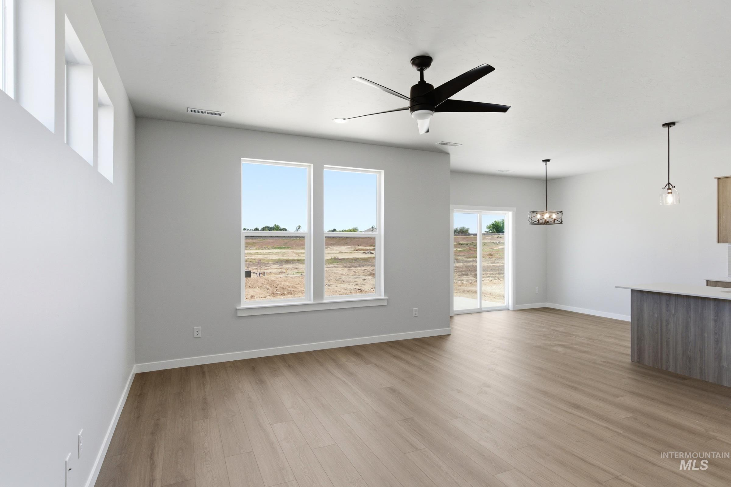 2063 S Summerson Way Property Photo 8