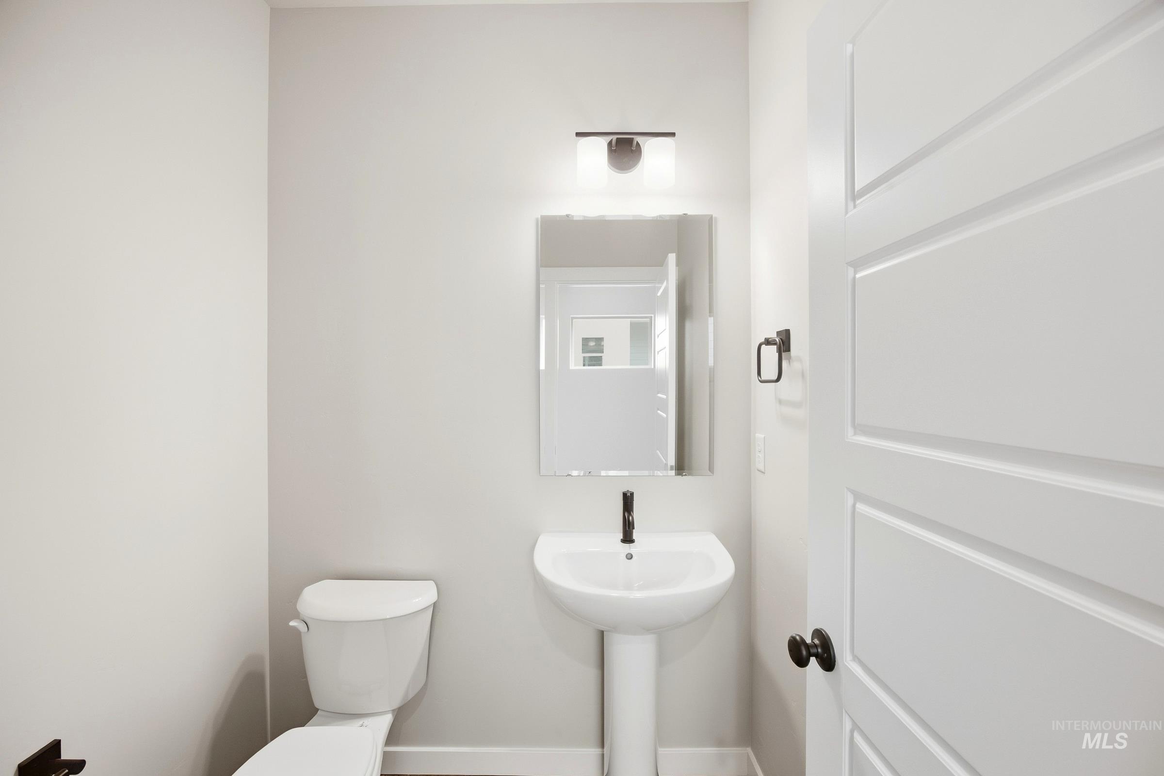2063 S Summerson Way Property Photo 10