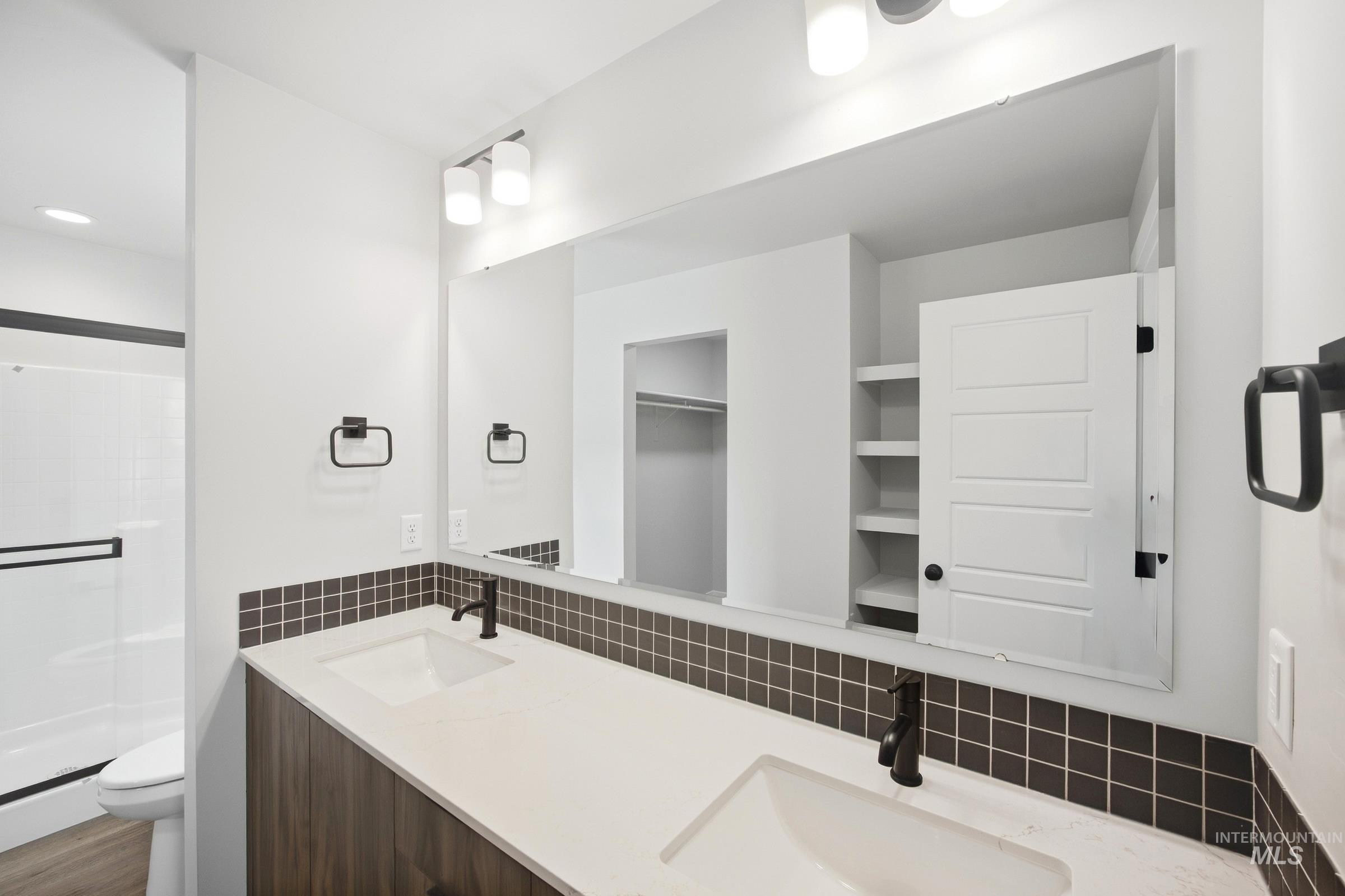 2063 S Summerson Way Property Photo 15