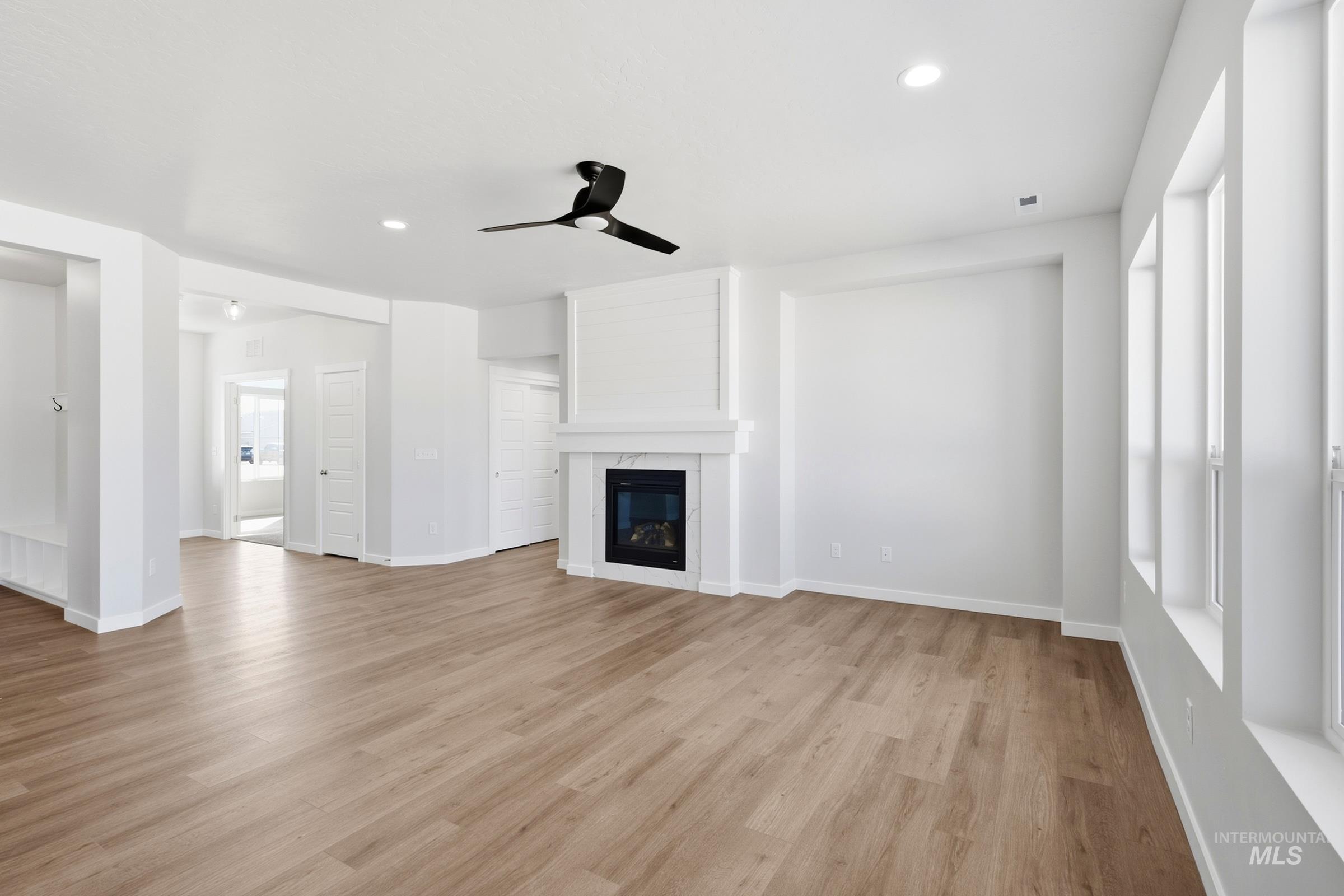 5501 S Edgecomb Way Property Photo 9