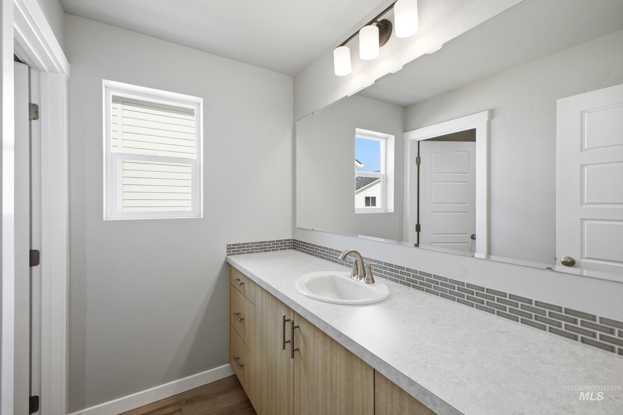 5501 S Edgecomb Way Property Photo 15