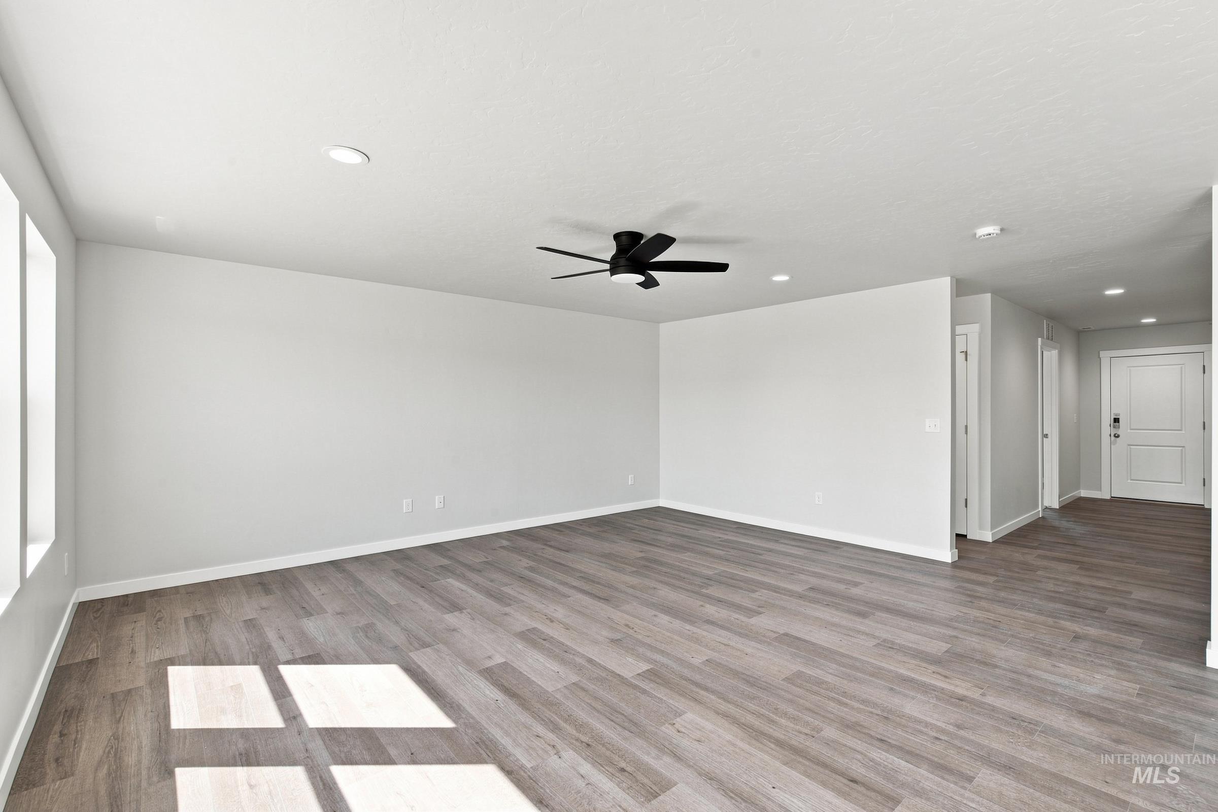 15364 Patriot Ave Property Photo 9