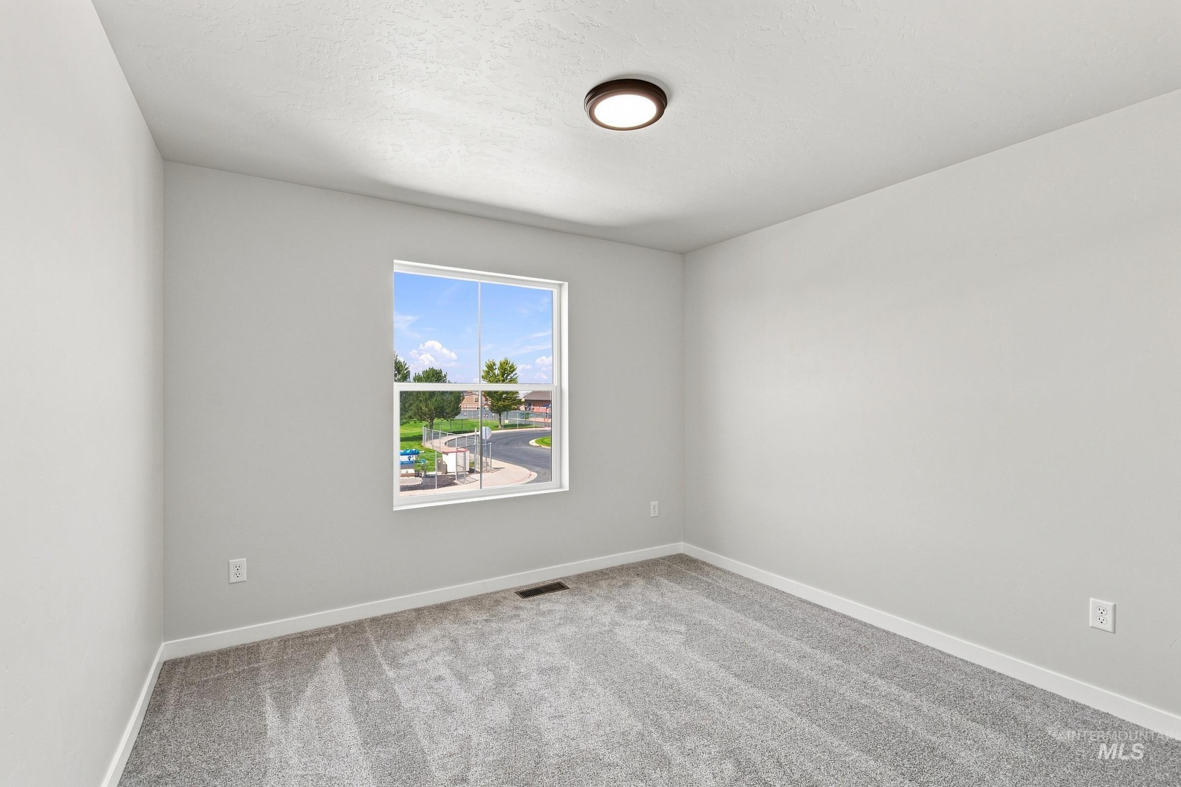 15364 Patriot Ave Property Photo 23