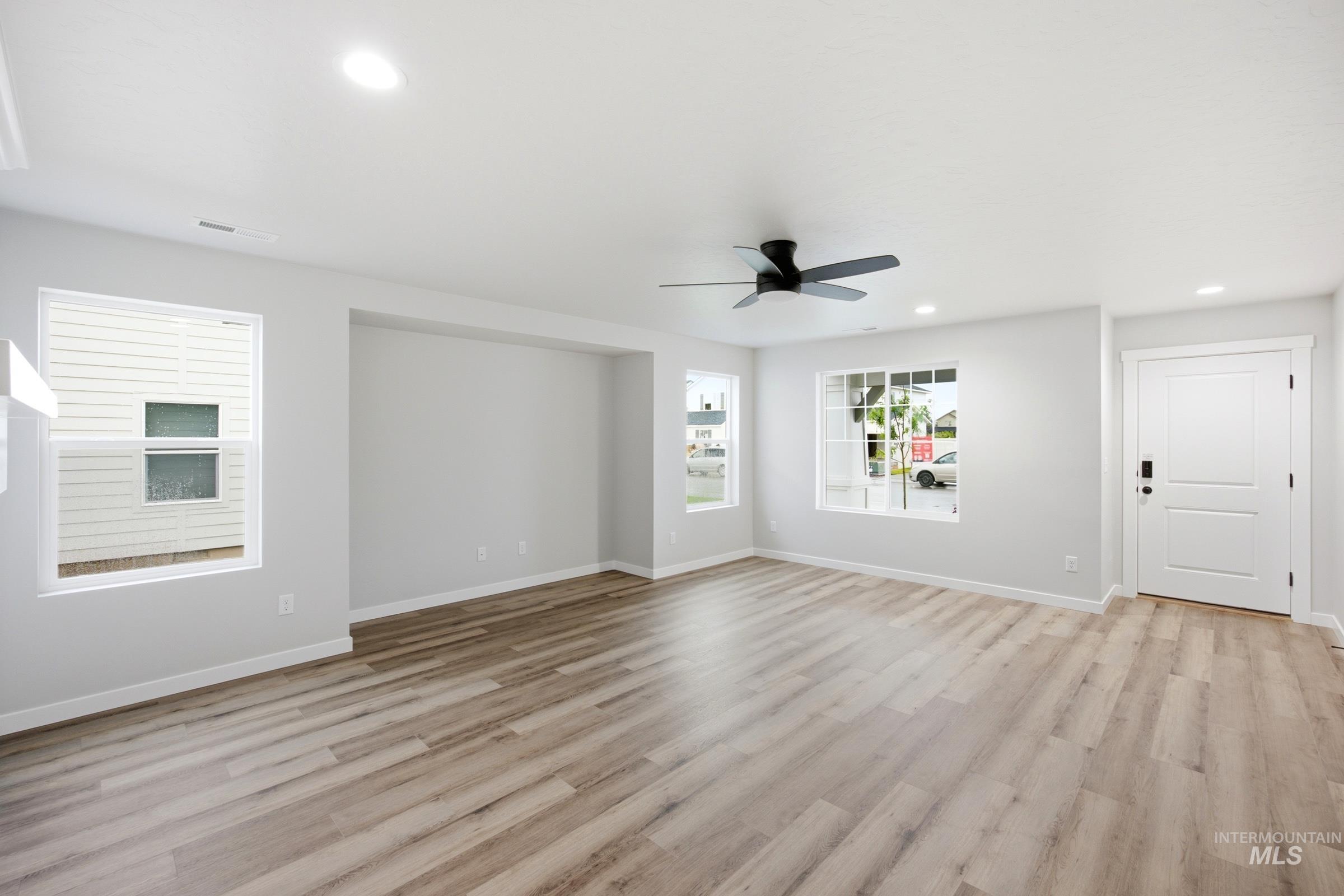 12682 Kinsella St Property Photo 6
