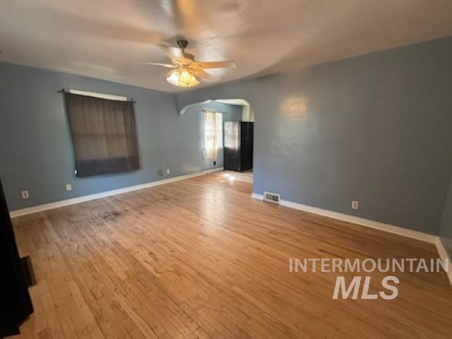 611 17 Ave S Property Photo 2