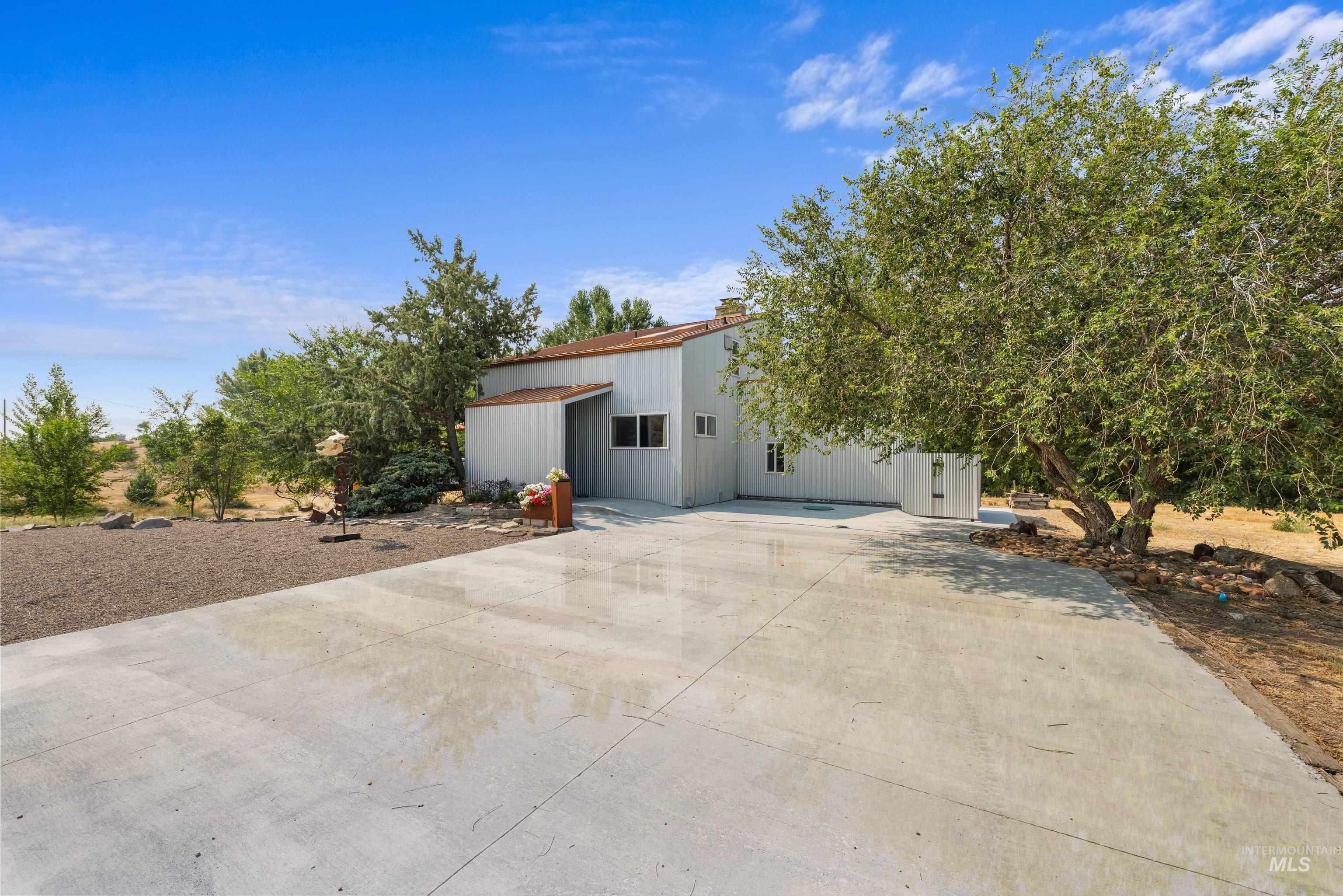32337 Belle Ave Property Photo 5