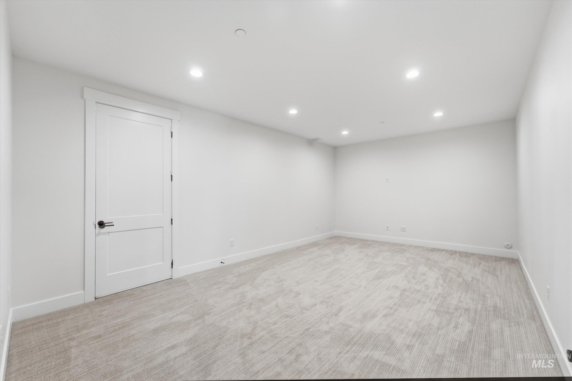 27181 Iron Horse Dr Property Photo 32