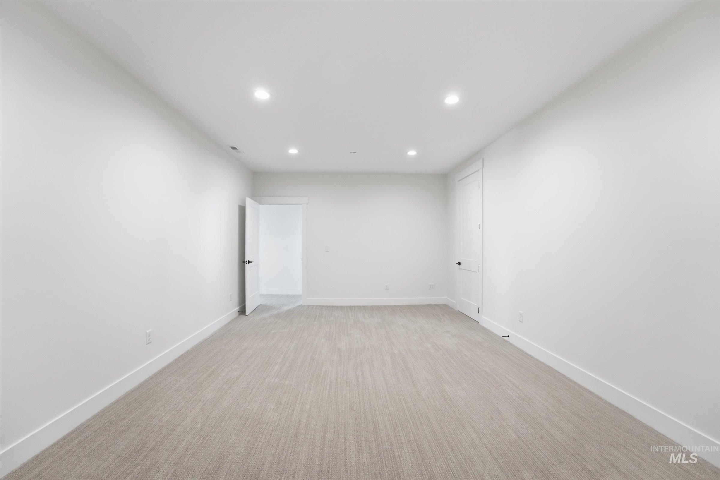 27181 Iron Horse Dr Property Photo 33