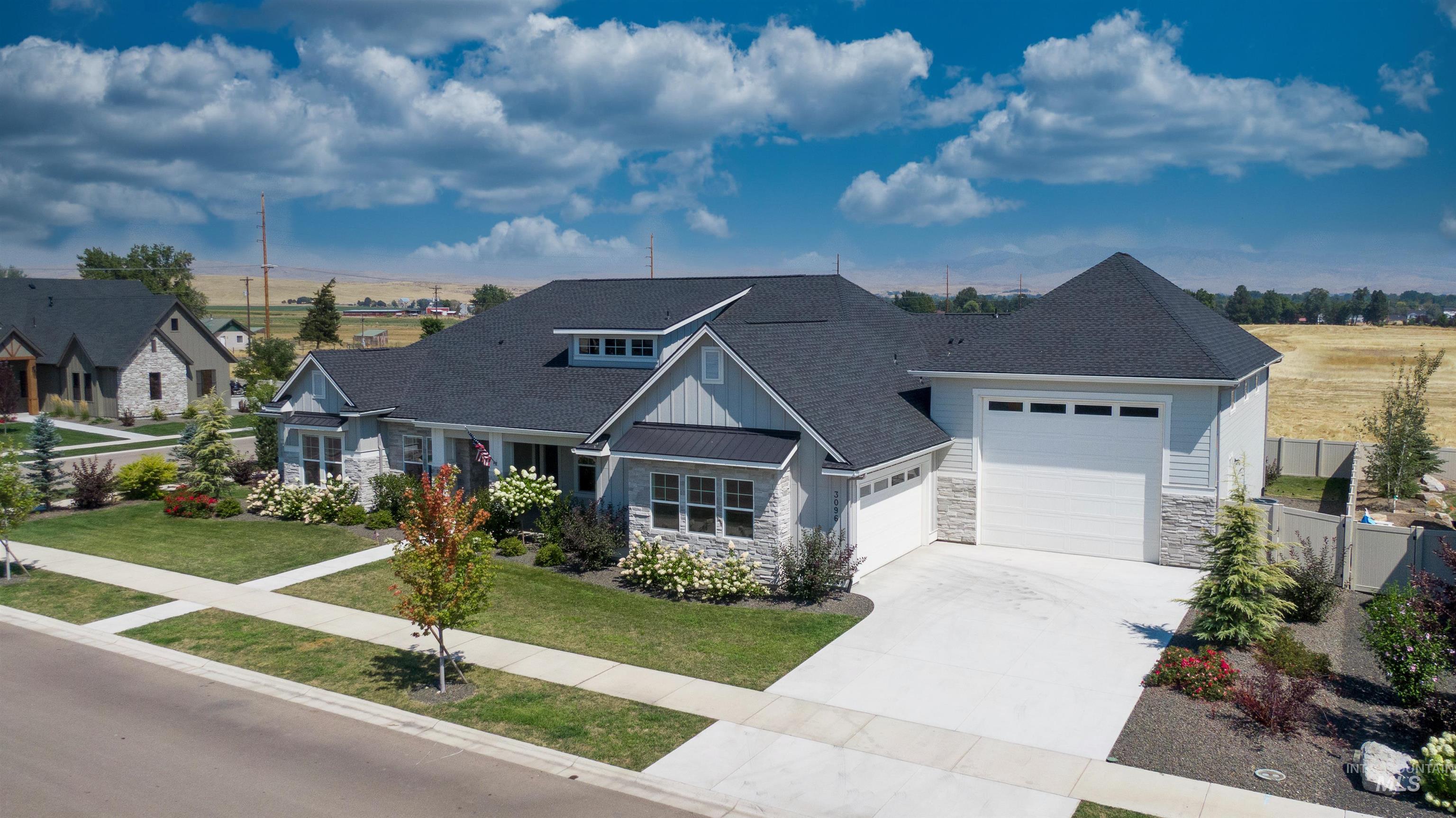 3096 Wingspan Way Property Photo 2
