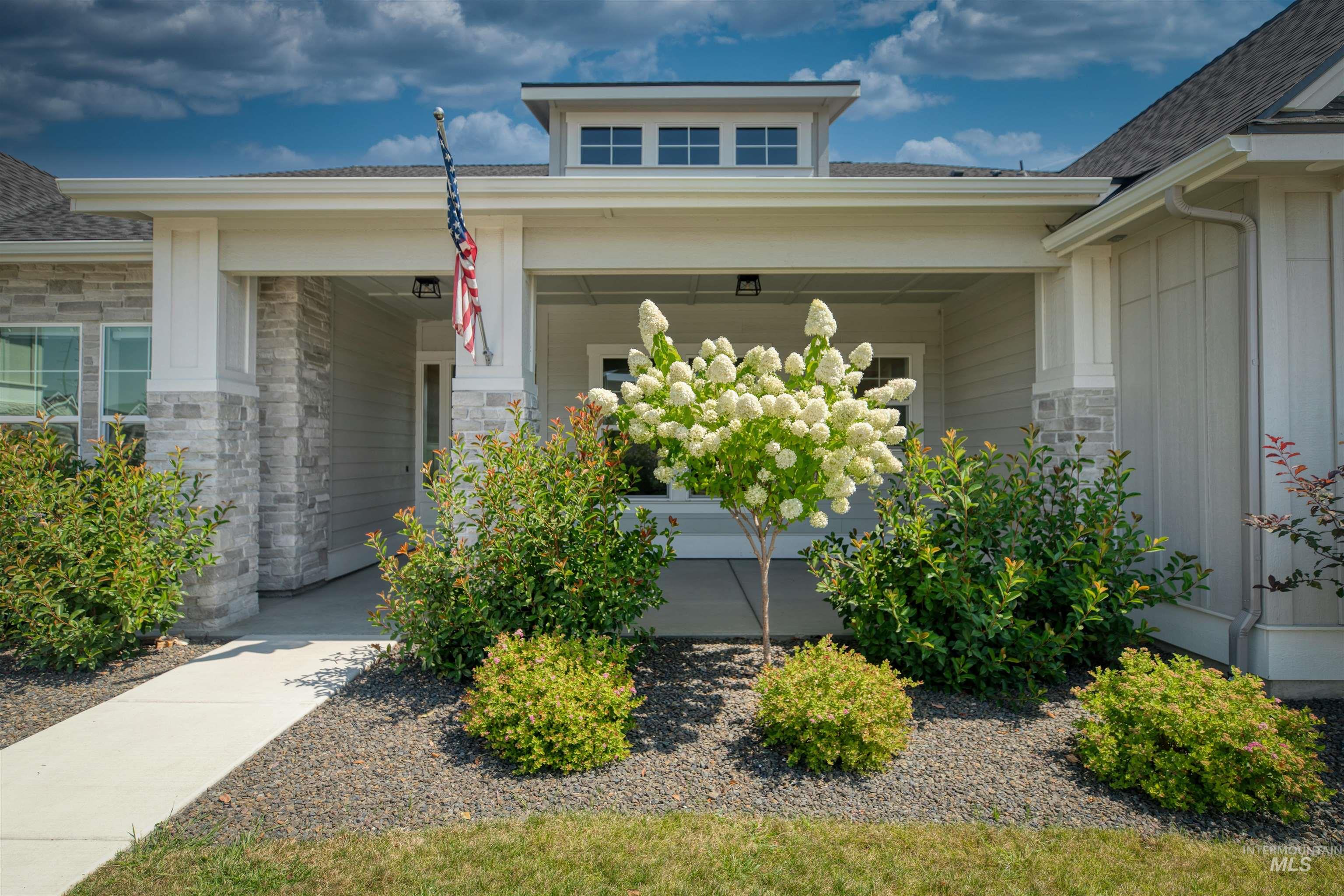 3096 Wingspan Way Property Photo 4
