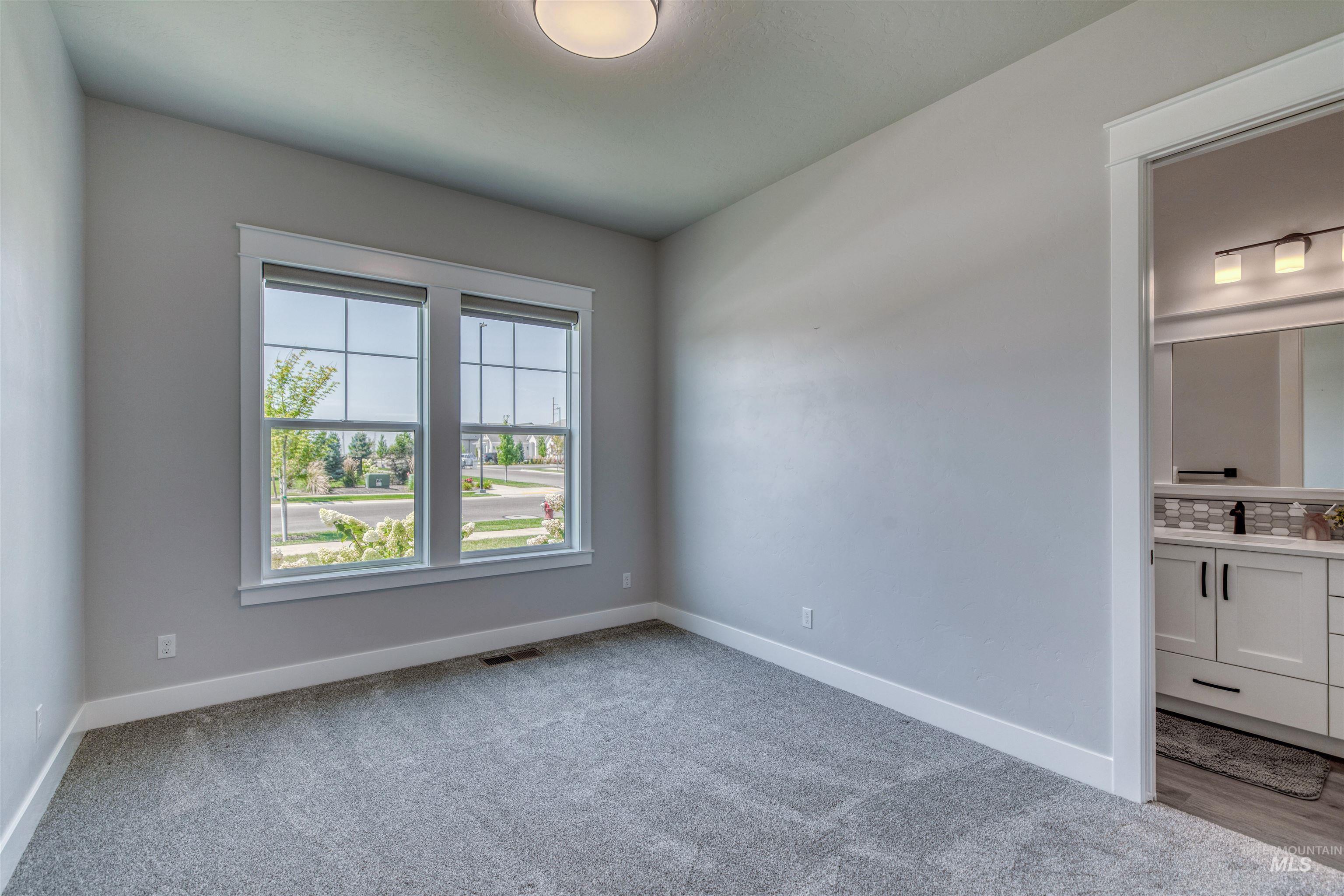 3096 Wingspan Way Property Photo 28