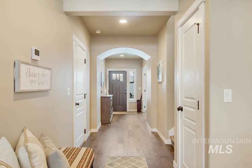 301 Lone Oak St. Property Photo 2