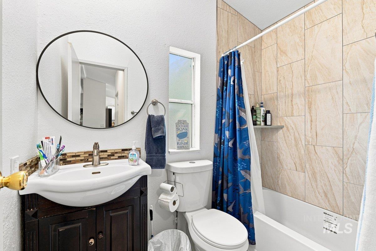 4019 Squall Valley Dr Property Photo 8