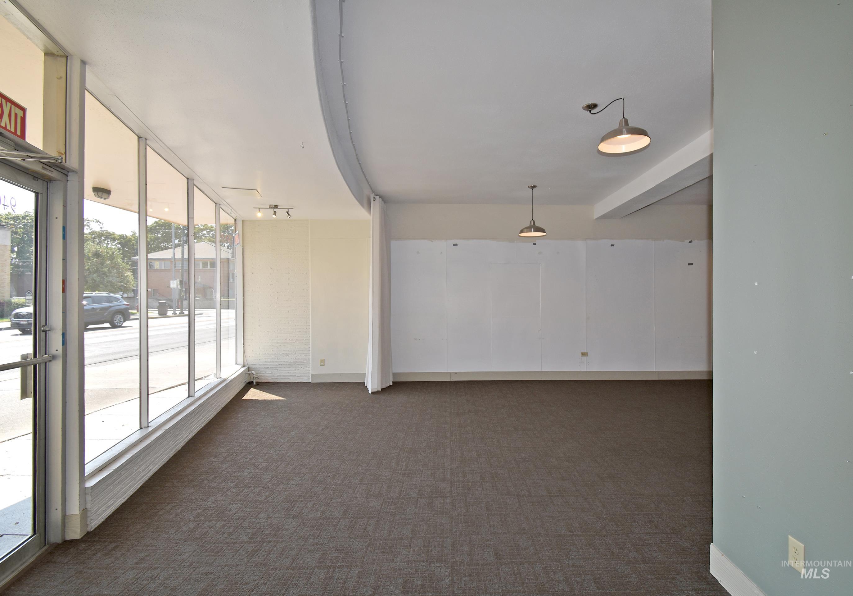 940 6th Street Property Photo 2