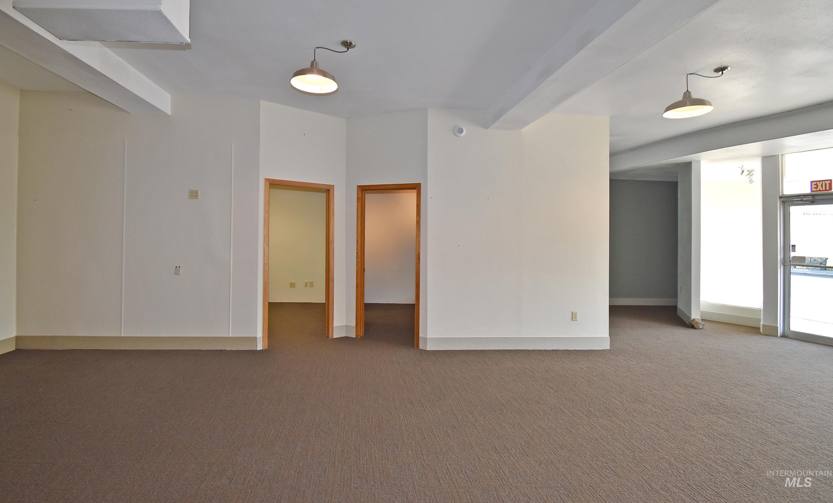 940 6th Street Property Photo 3