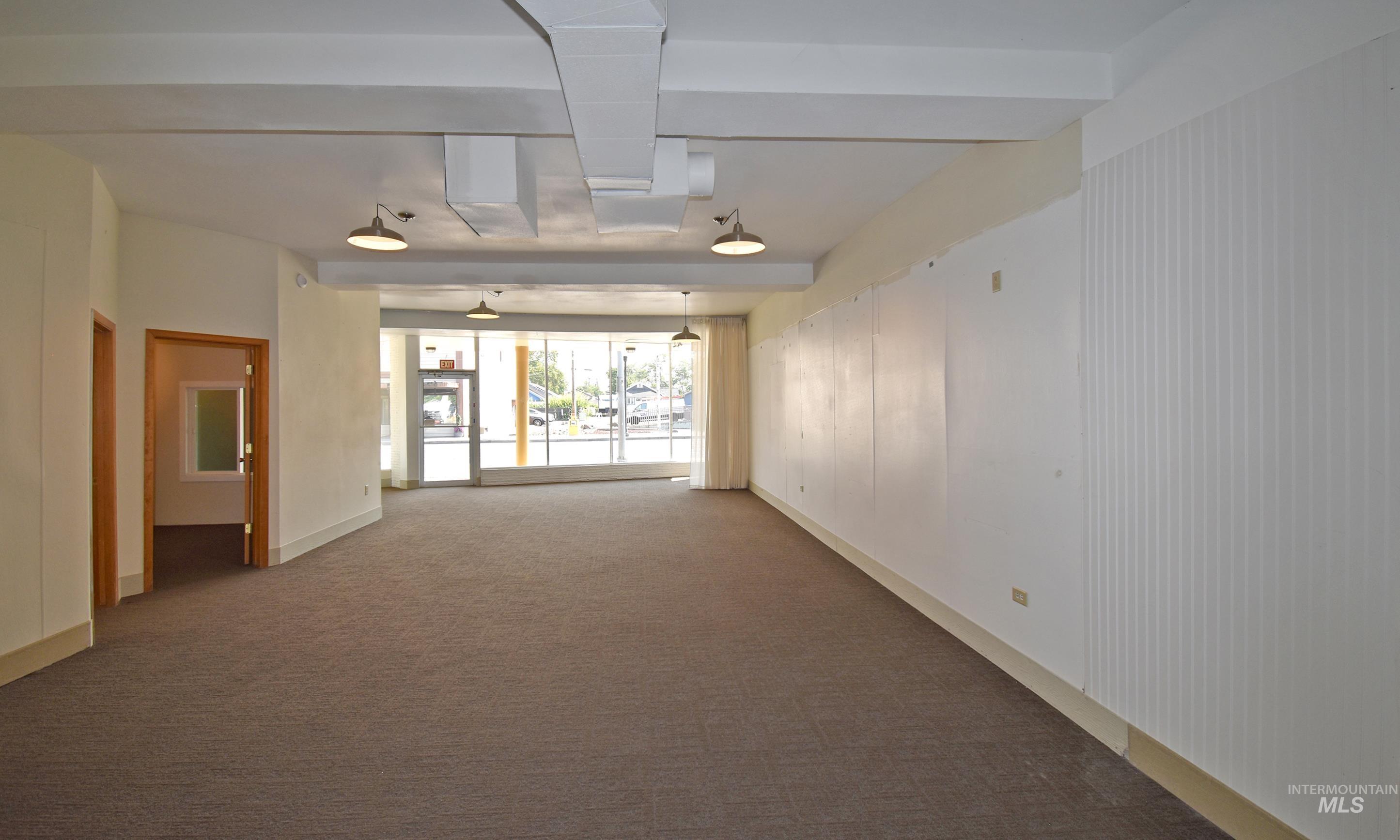 940 6th Street Property Photo 11