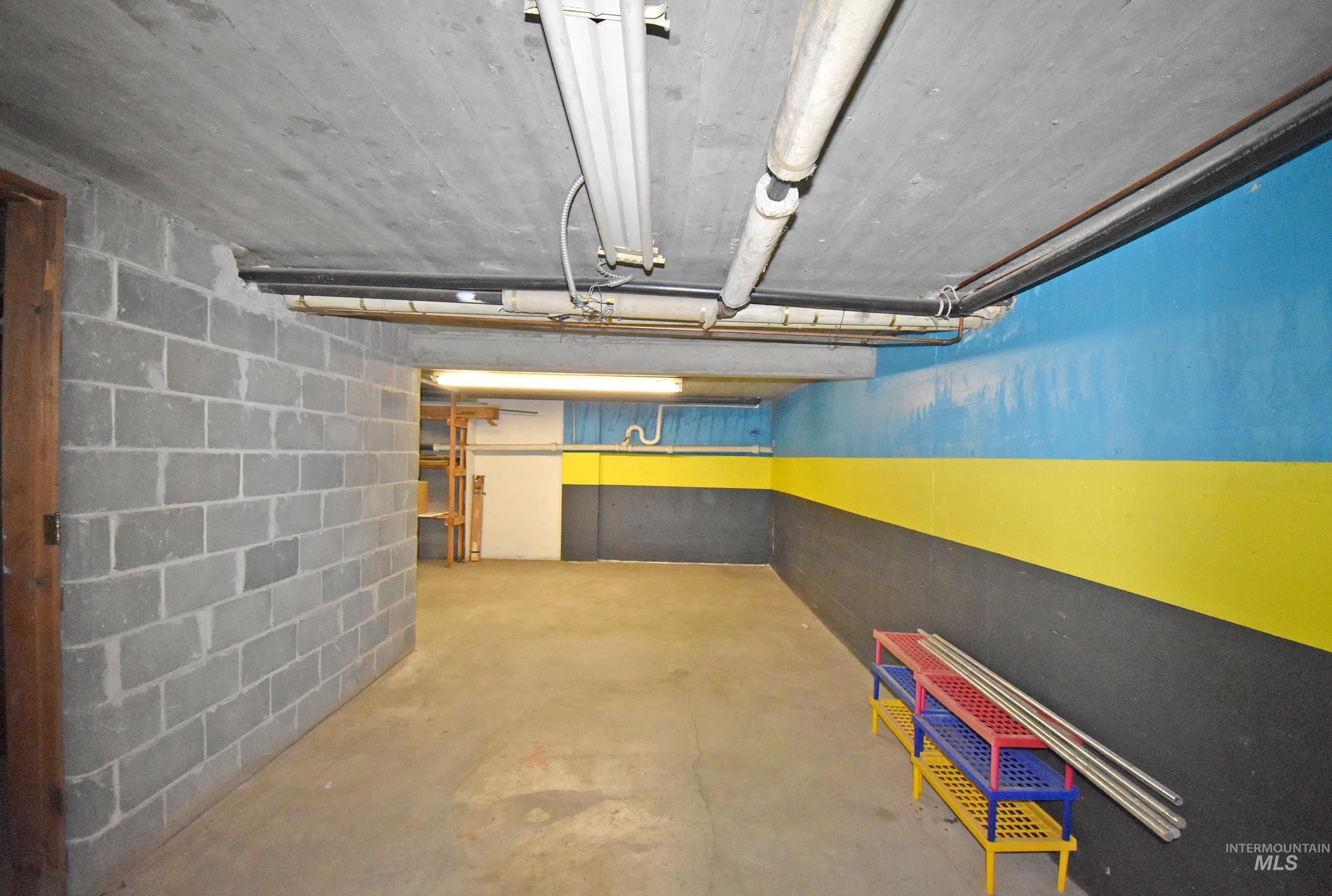 940 6th Street Property Photo 22