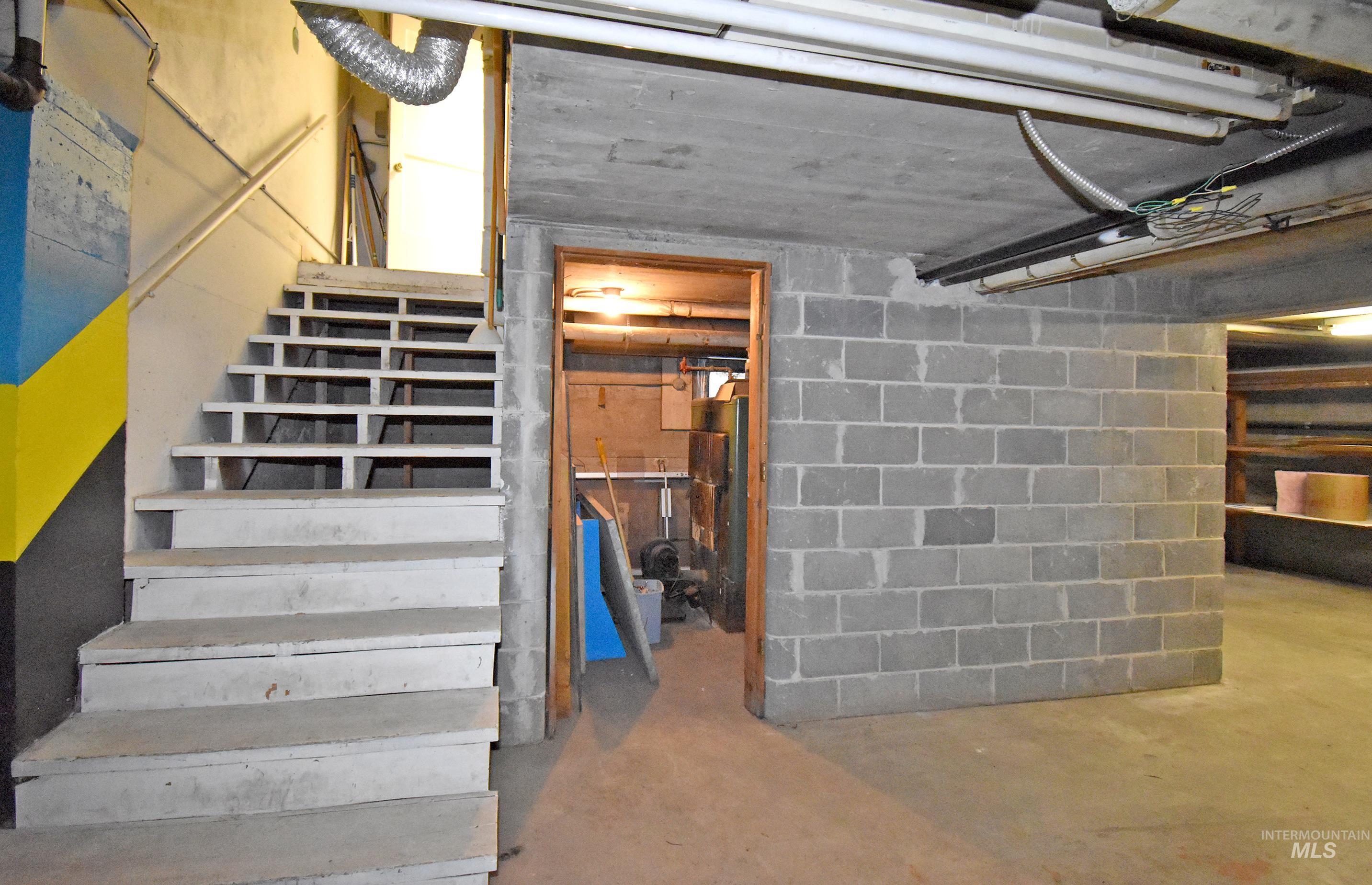 940 6th Street Property Photo 25