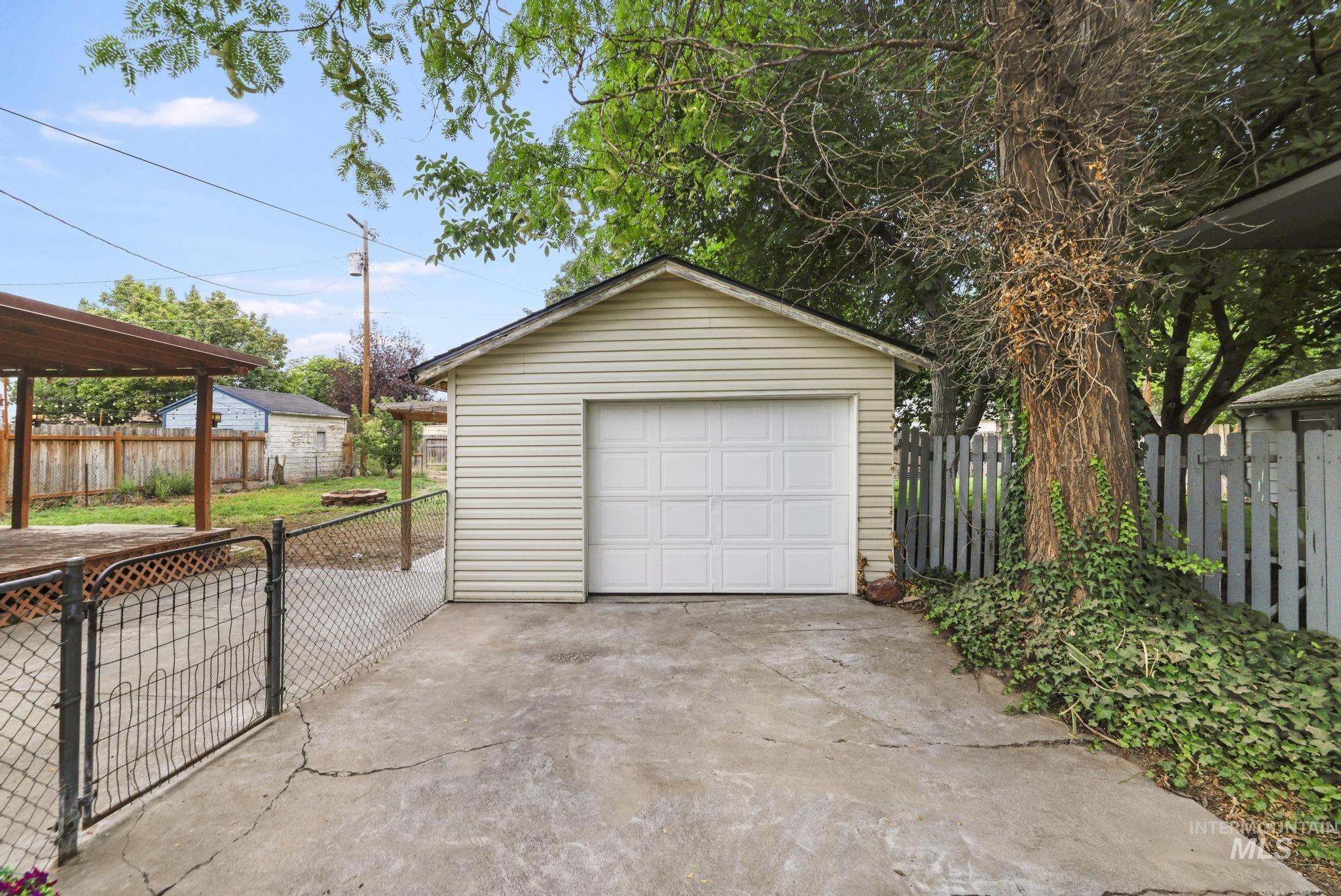 474 Polk St. Property Photo 4