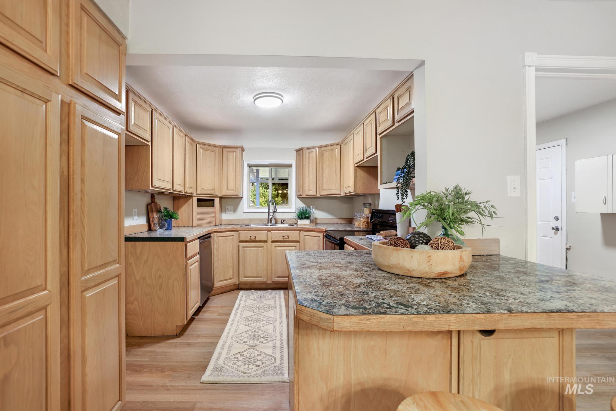 474 Polk St. Property Photo 14
