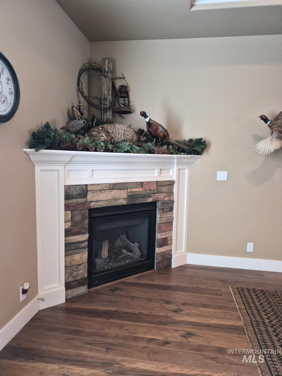 4721 Middlesboro Property Photo 3