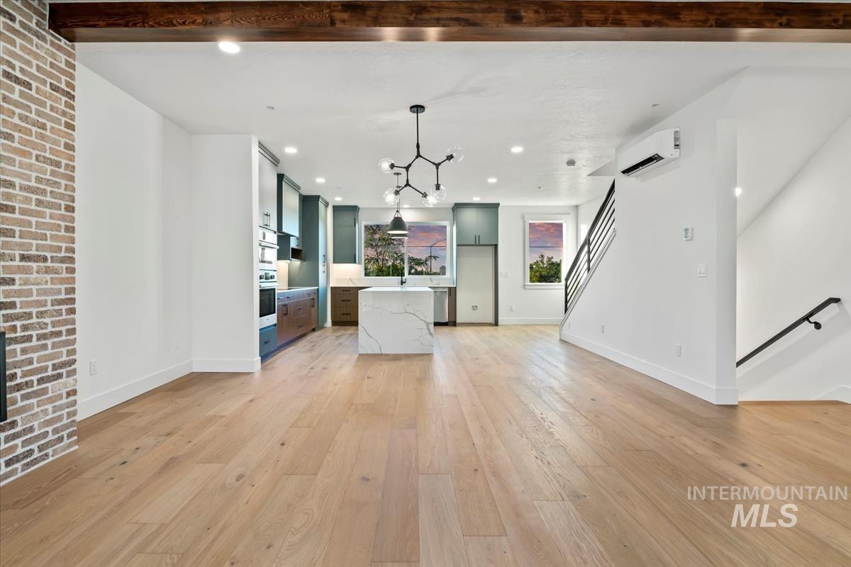 3249 W Moore Street Property Photo 15