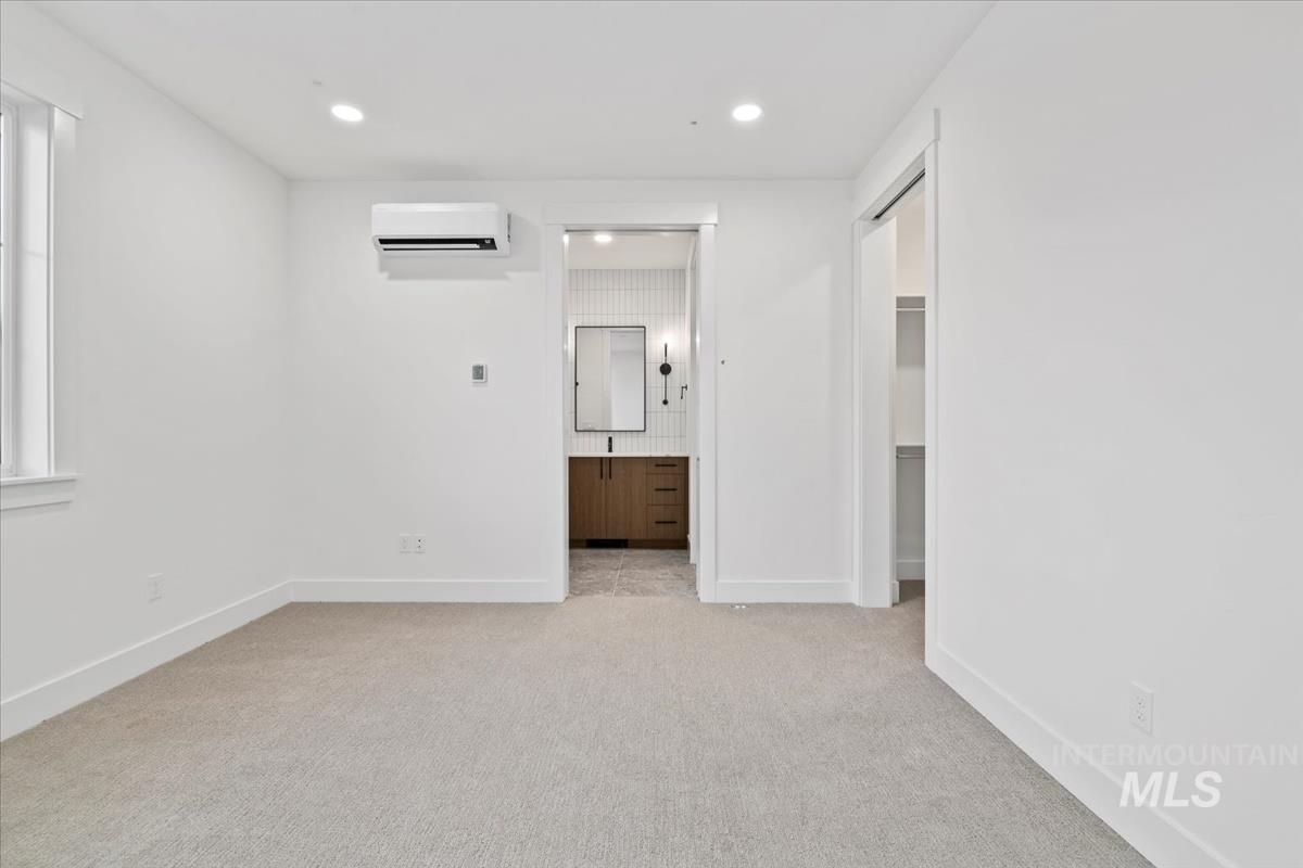 3249 W Moore Street Property Photo 25