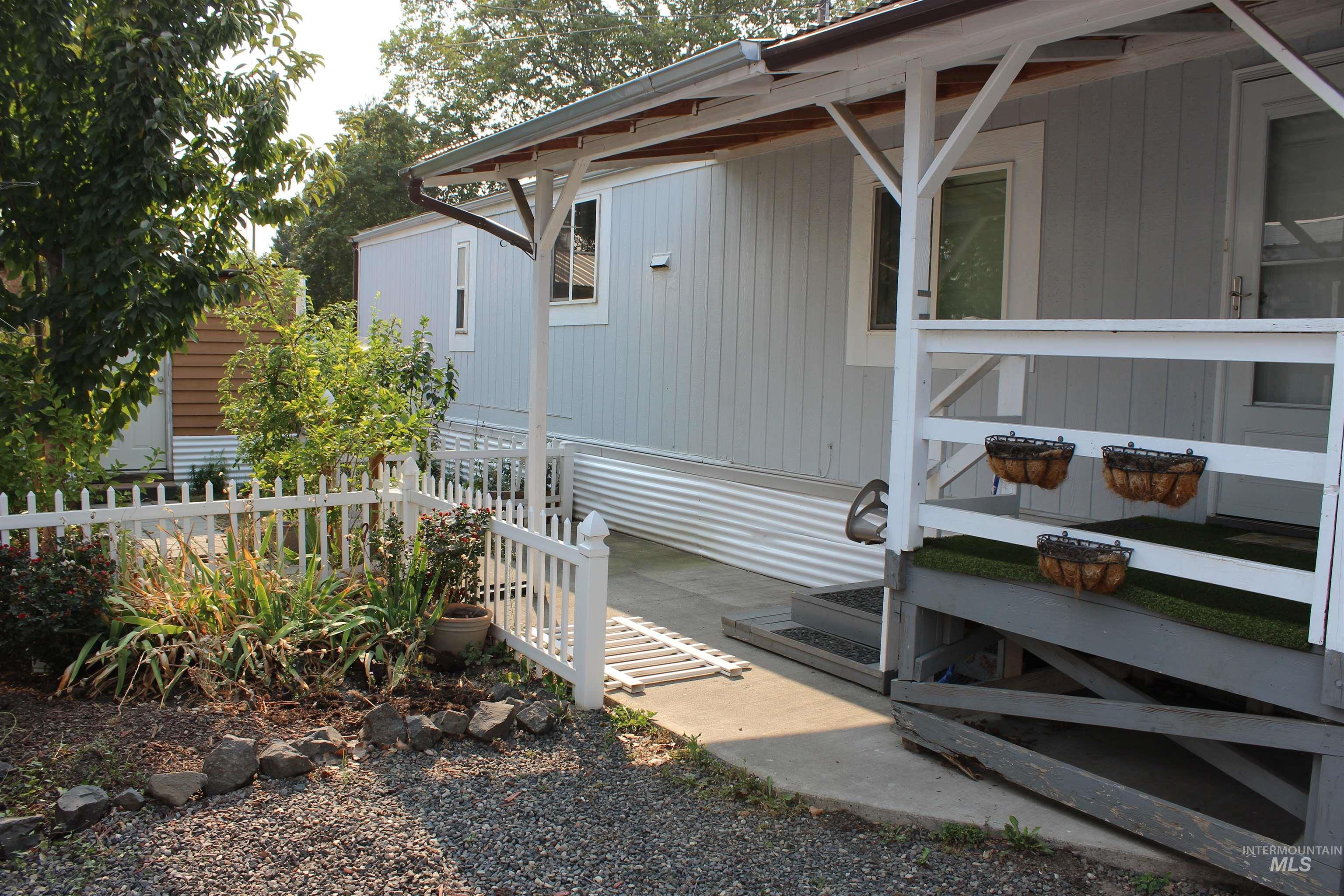 631 Preston Avenue Property Photo 3