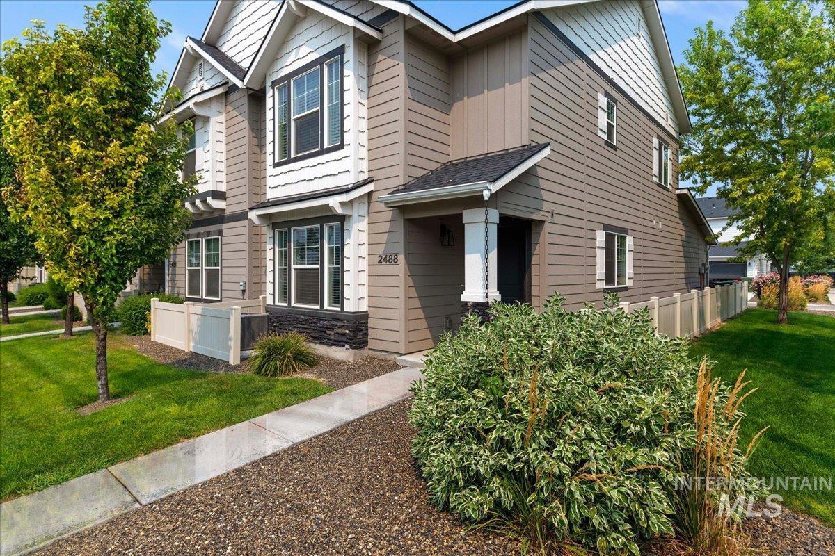 2488 E Blue Tick Street Property Photo 1