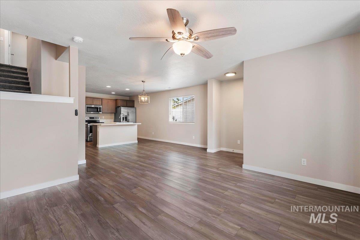 2488 E Blue Tick Street Property Photo 4