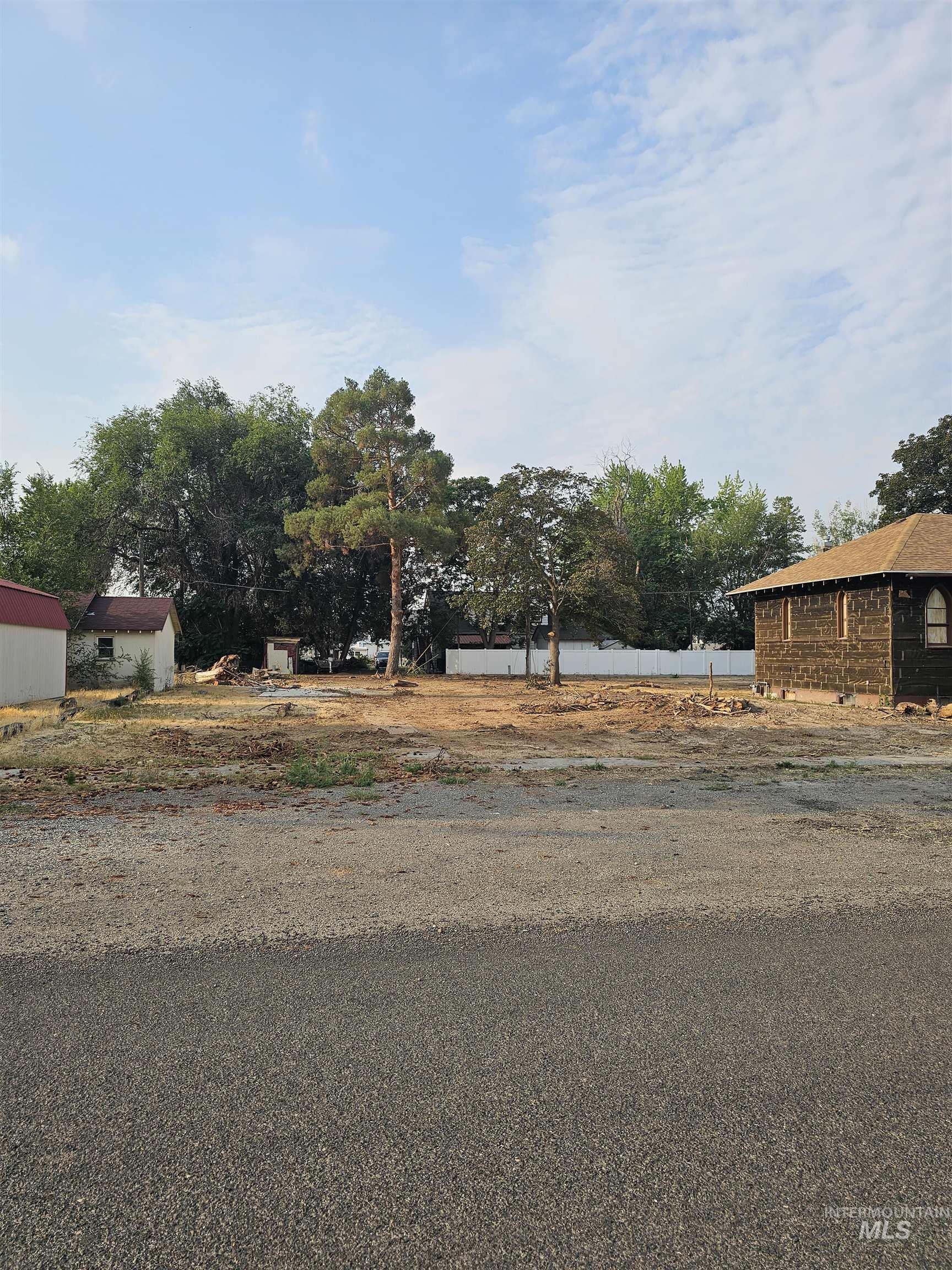 197 W 2nd Avenue Property Photo 3