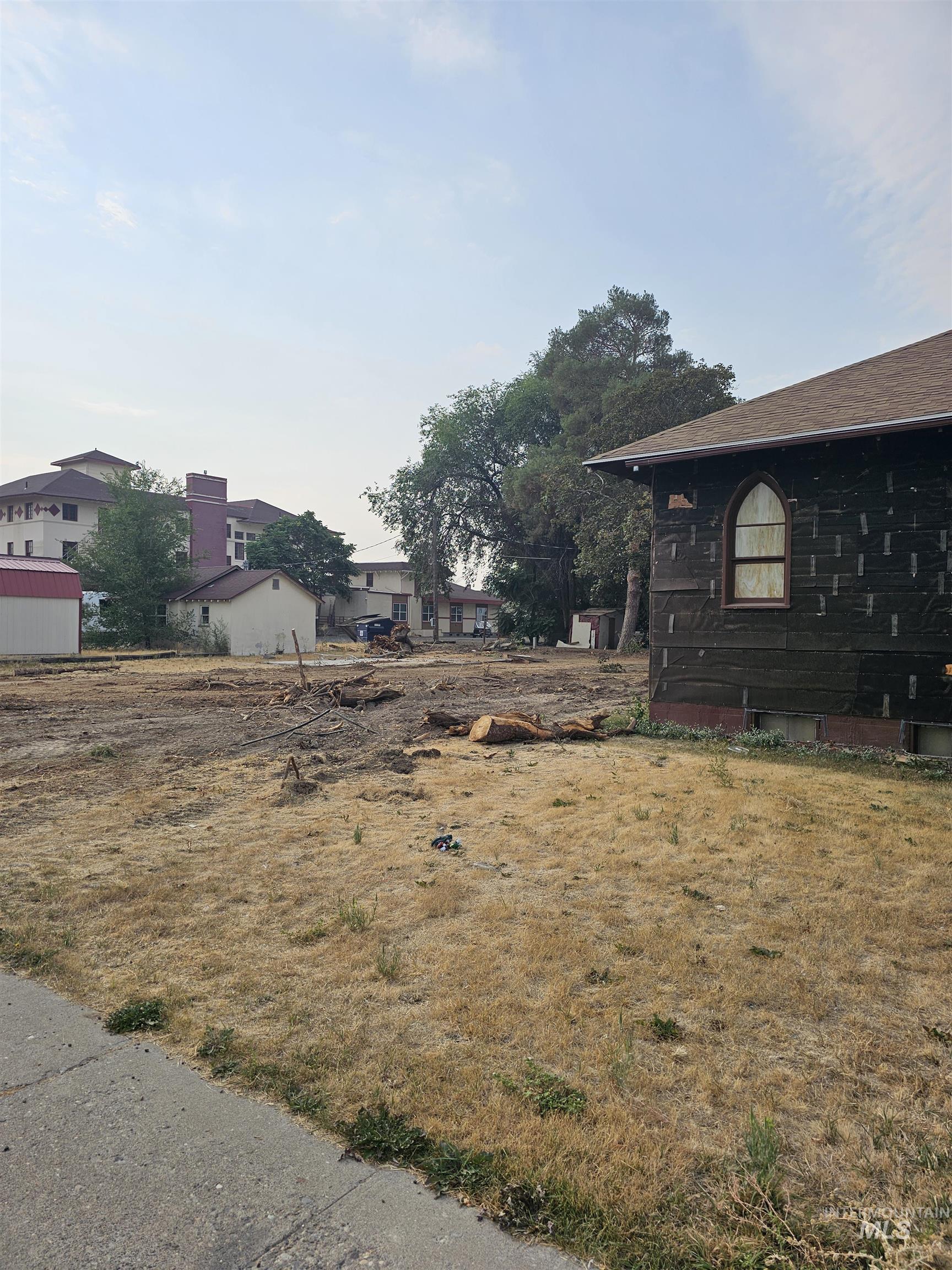 197 W 2nd Avenue Property Photo 19