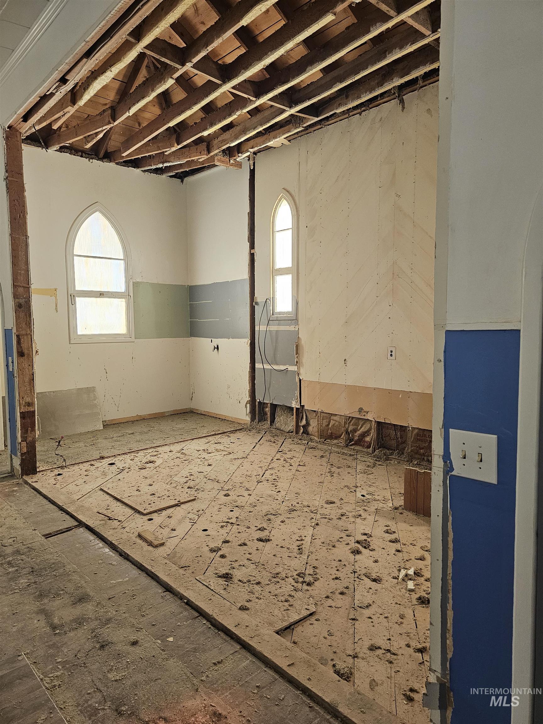 197 W 2nd Avenue Property Photo 35