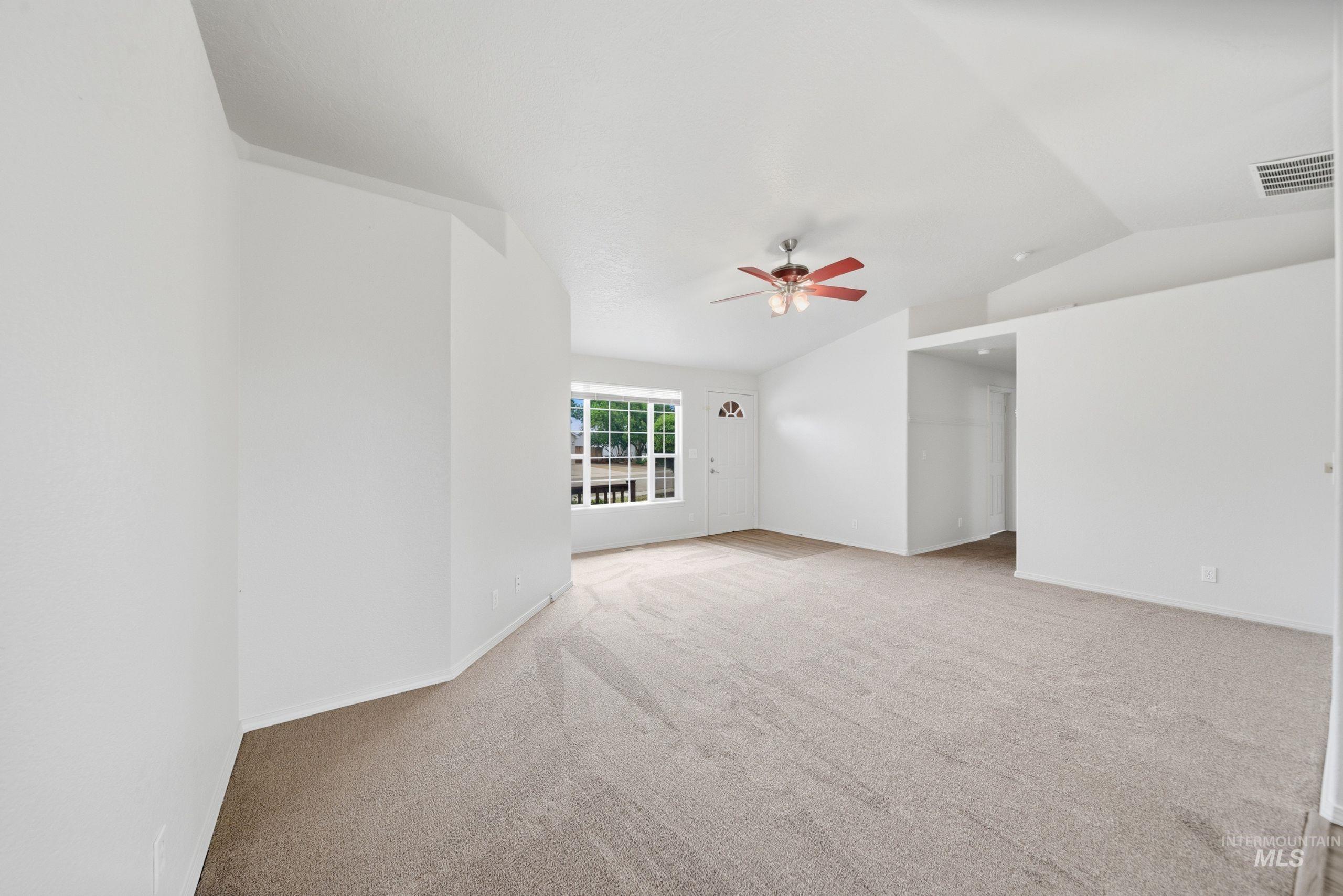 691 N Tidwell Way Property Photo 3
