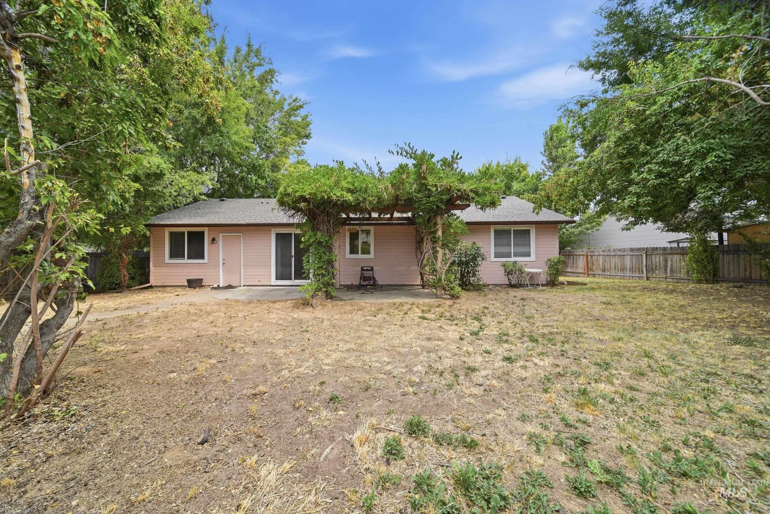 691 N Tidwell Way Property Photo 5