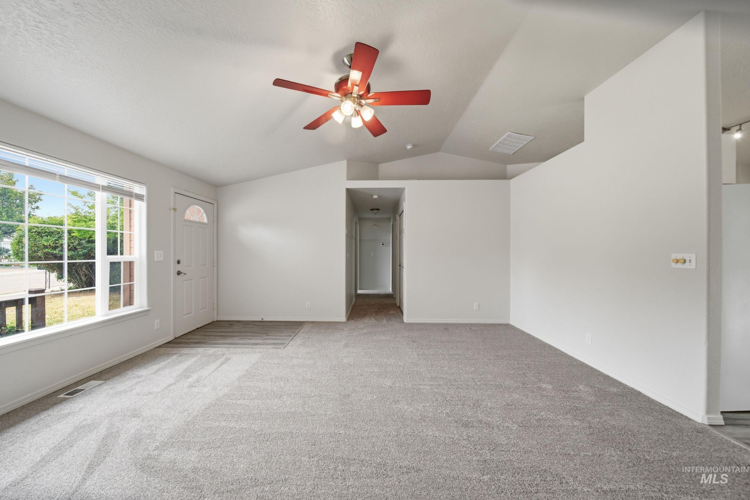 691 N Tidwell Way Property Photo 6