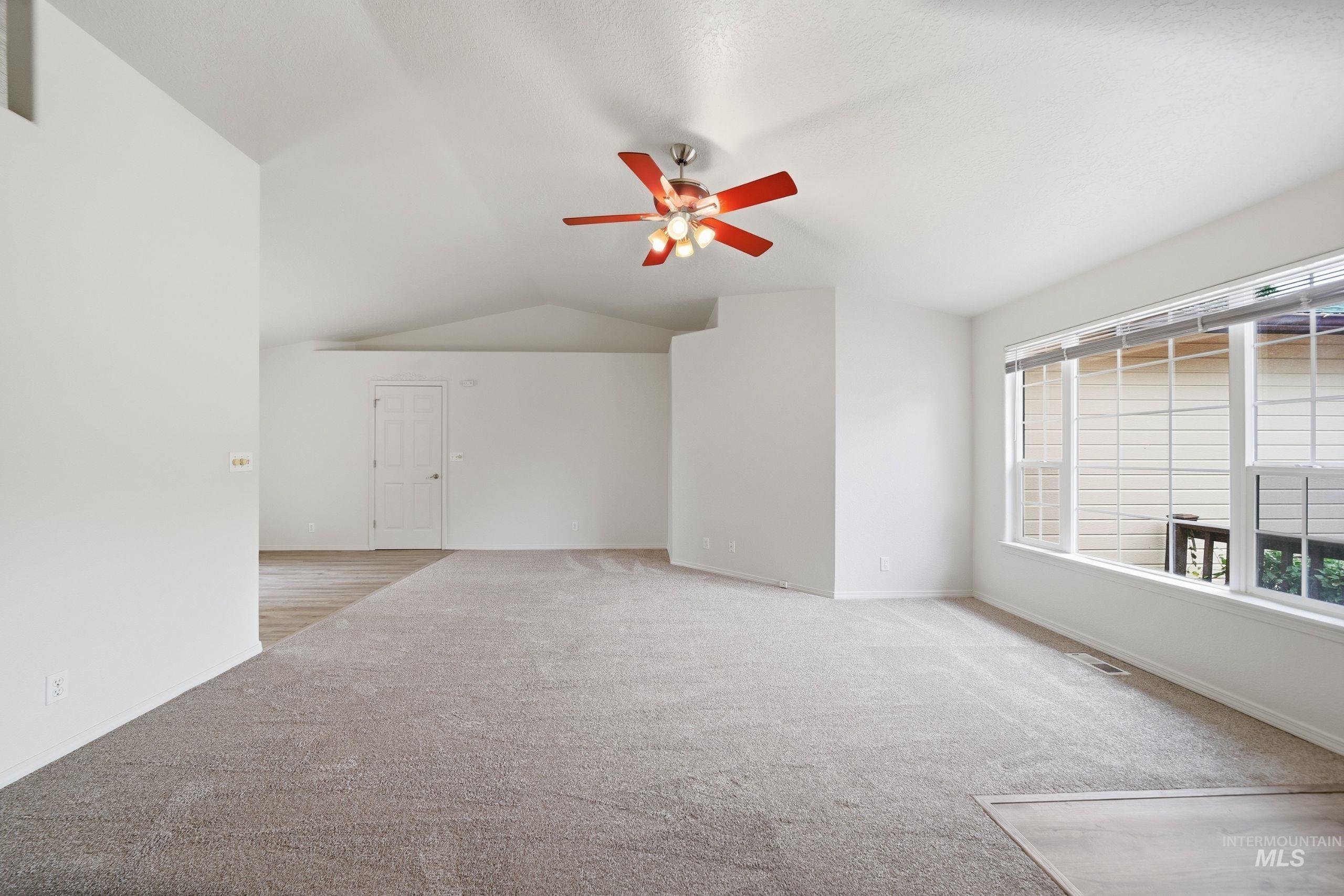 691 N Tidwell Way Property Photo 7