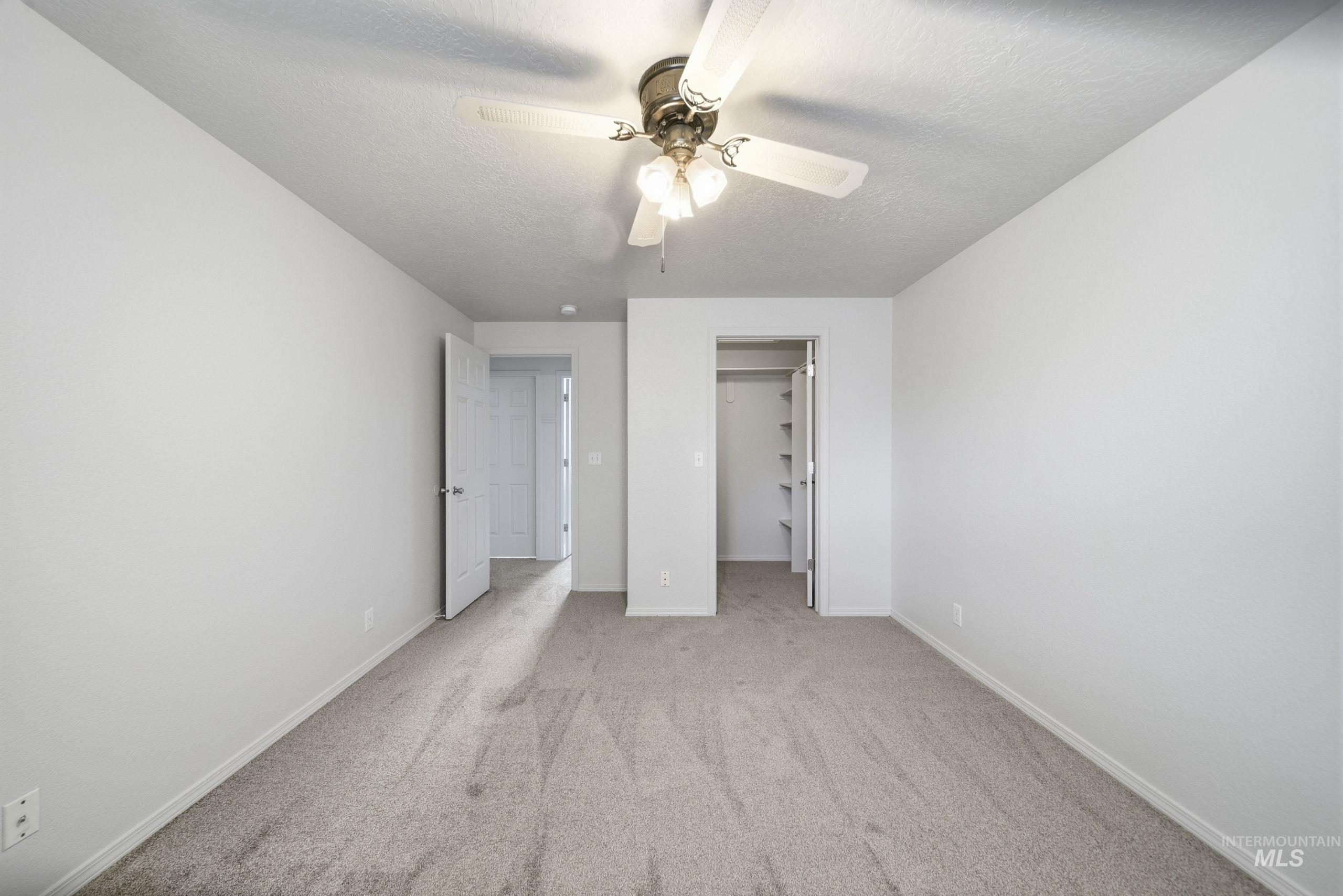 691 N Tidwell Way Property Photo 14