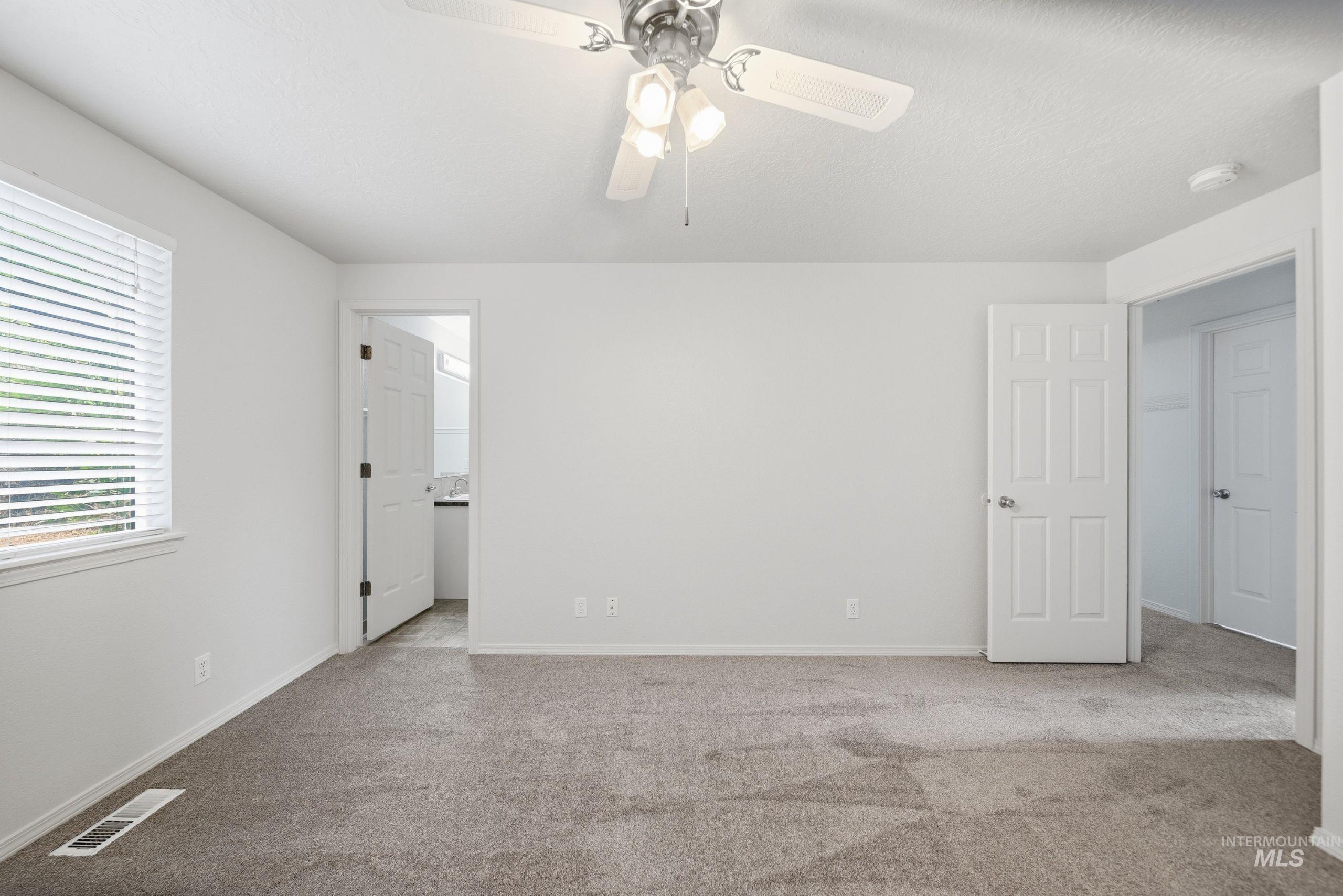 691 N Tidwell Way Property Photo 15