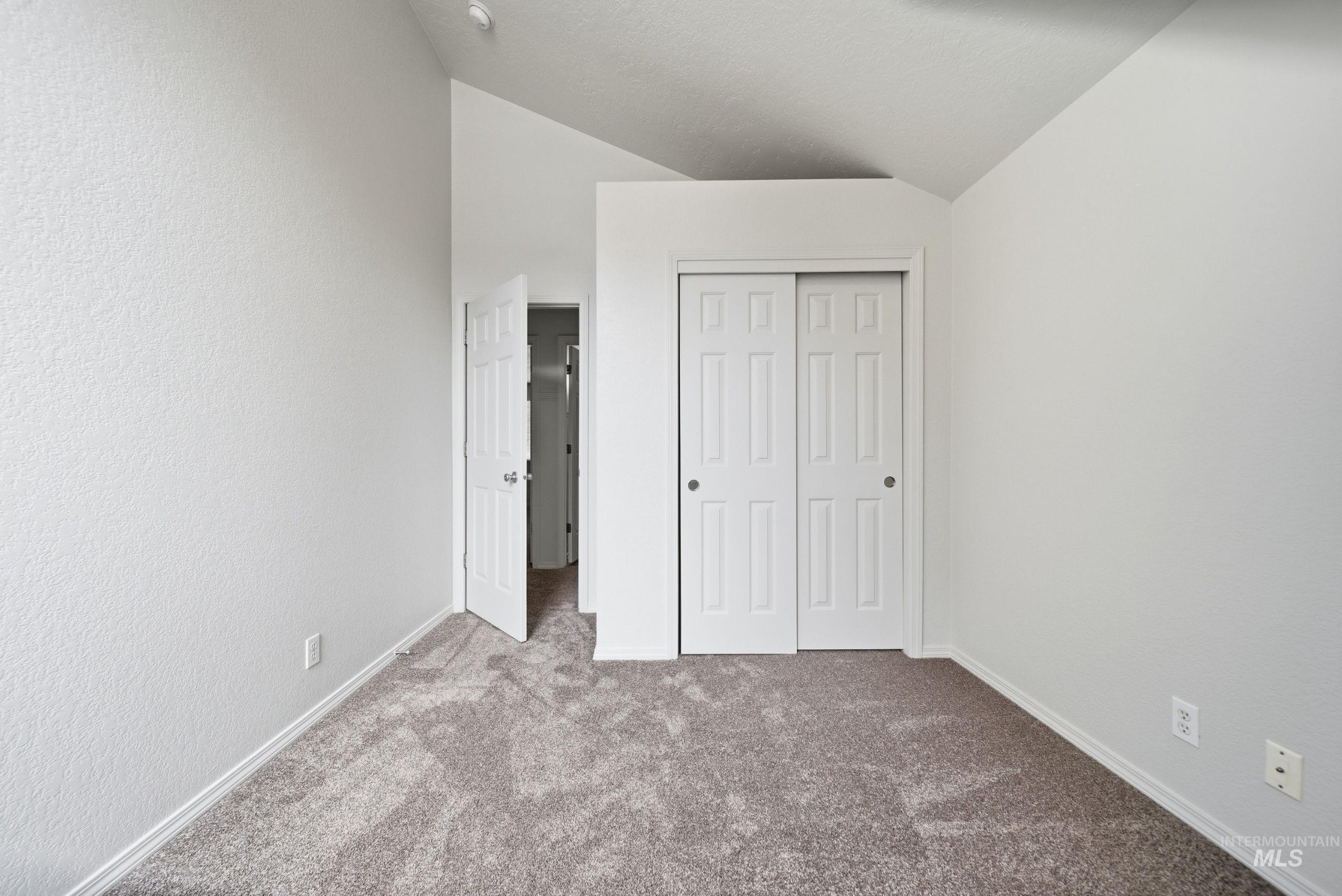 691 N Tidwell Way Property Photo 18