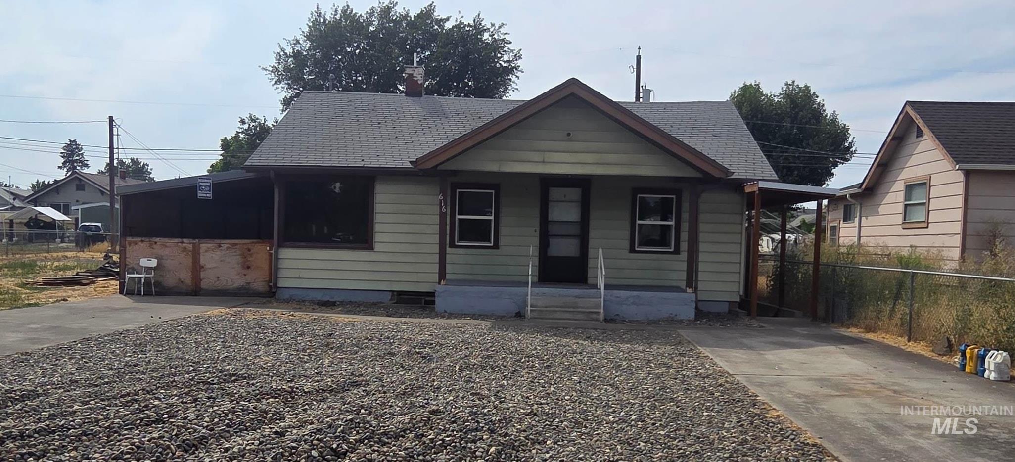 616 8th Property Photo 1