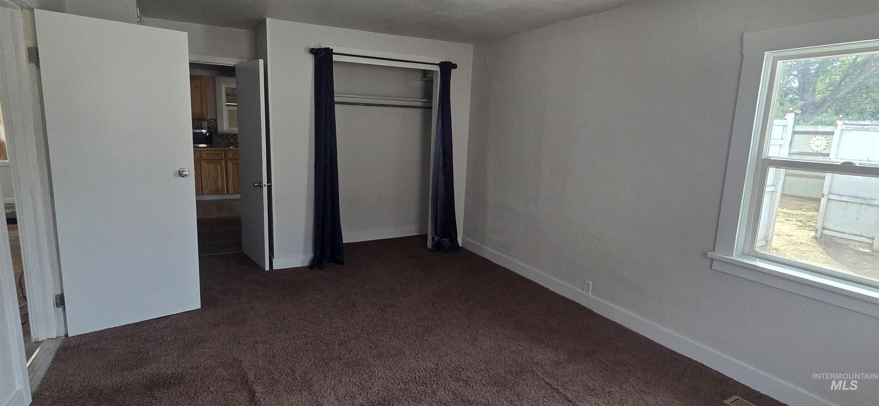 616 8th Property Photo 7
