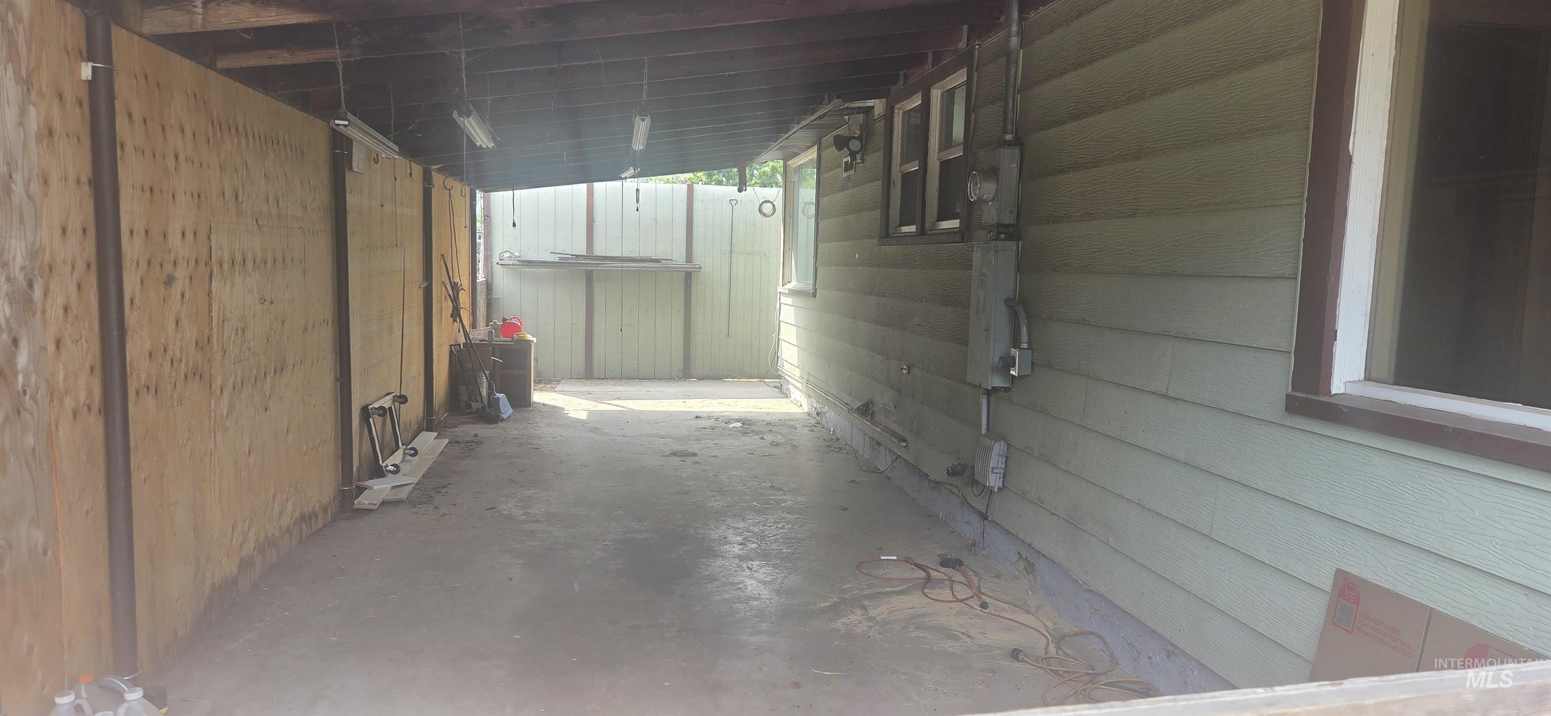 616 8th Property Photo 11